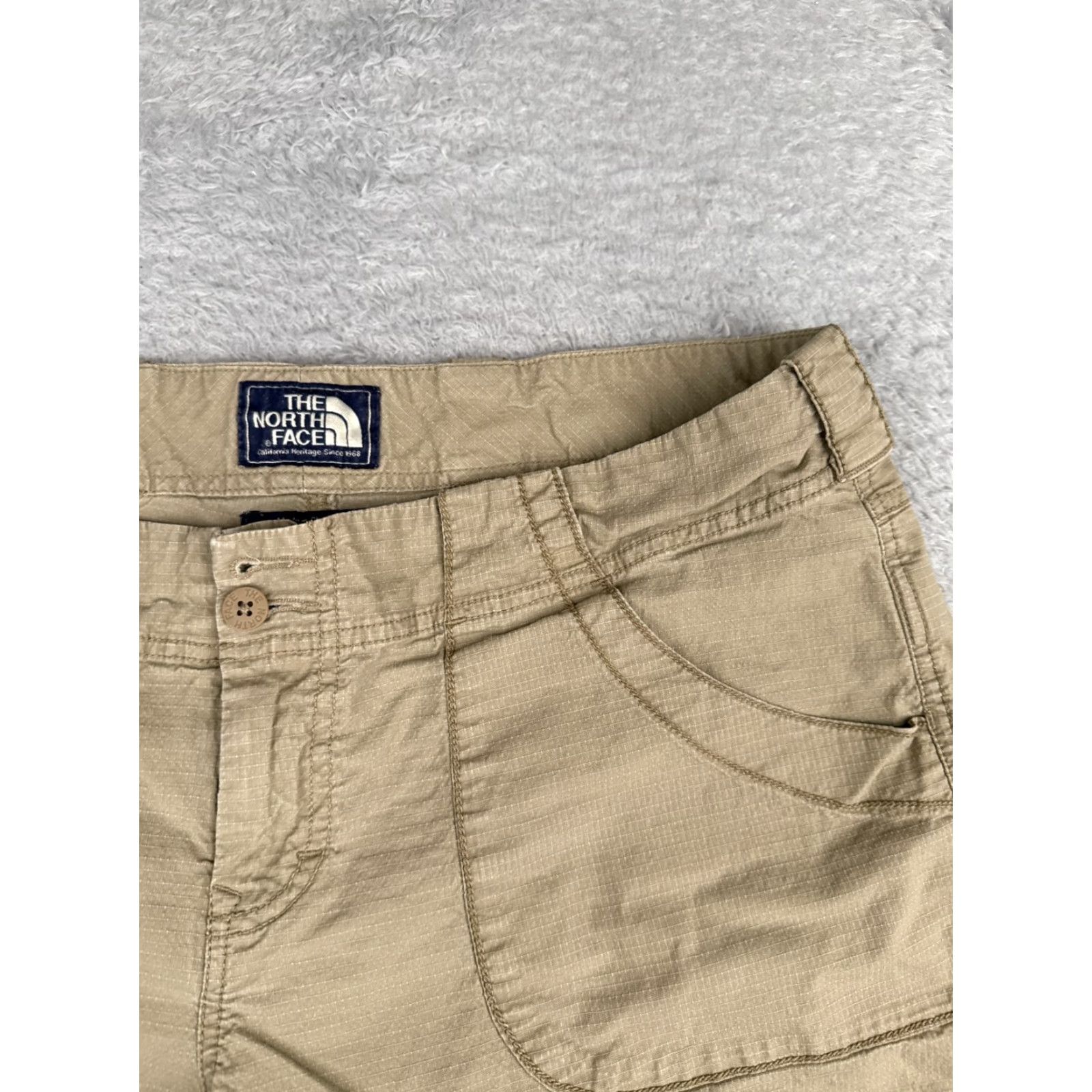 Vintage VINTAGE Columbia Shorts Womens 14 Beige Cargo Denim 35in Waist 5in Inseam Elastic Waist Regular Fit Outdoor, Beach, Hiking Womens Size 36" / US 14 / IT 50 - 5 Thumbnail