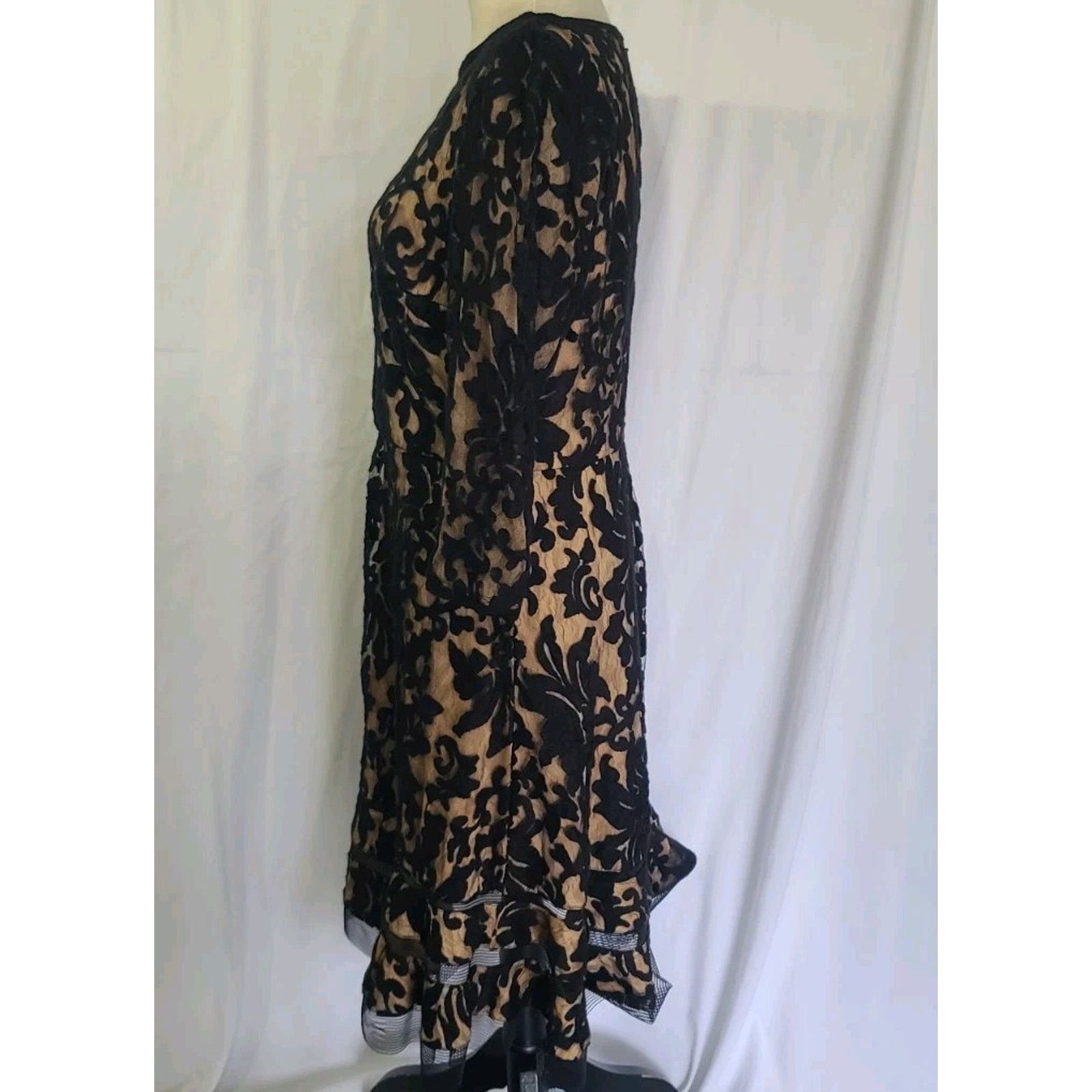Tadashi Shoji Tadashi Shoji Embroidered Lace 3/4 Sleeve Dress Sheer US 8 Size M / US 6-8 / IT 42-44 - 4 Thumbnail