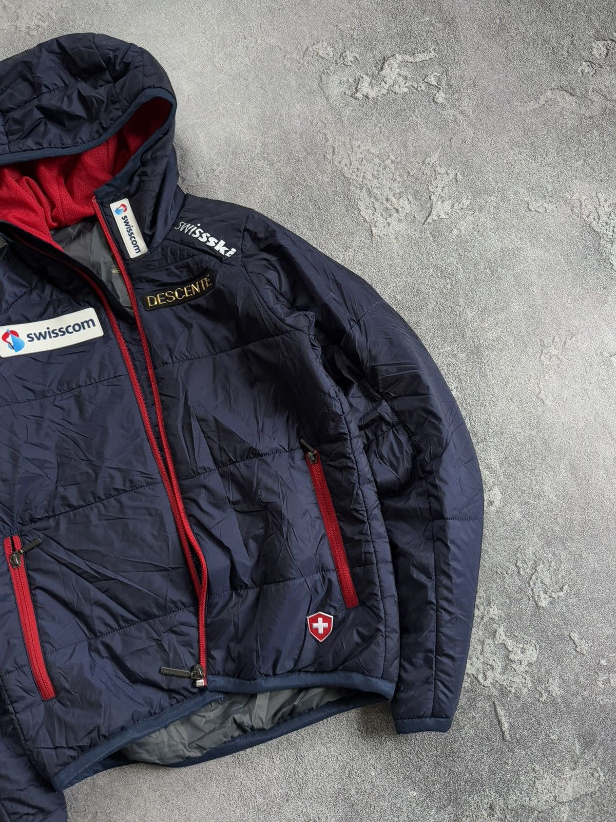 Descente Descente 38/M Wmns Swisscom puffer quilted hooded jacket Size M / US 6-8 / IT 42-44 - 3 Thumbnail