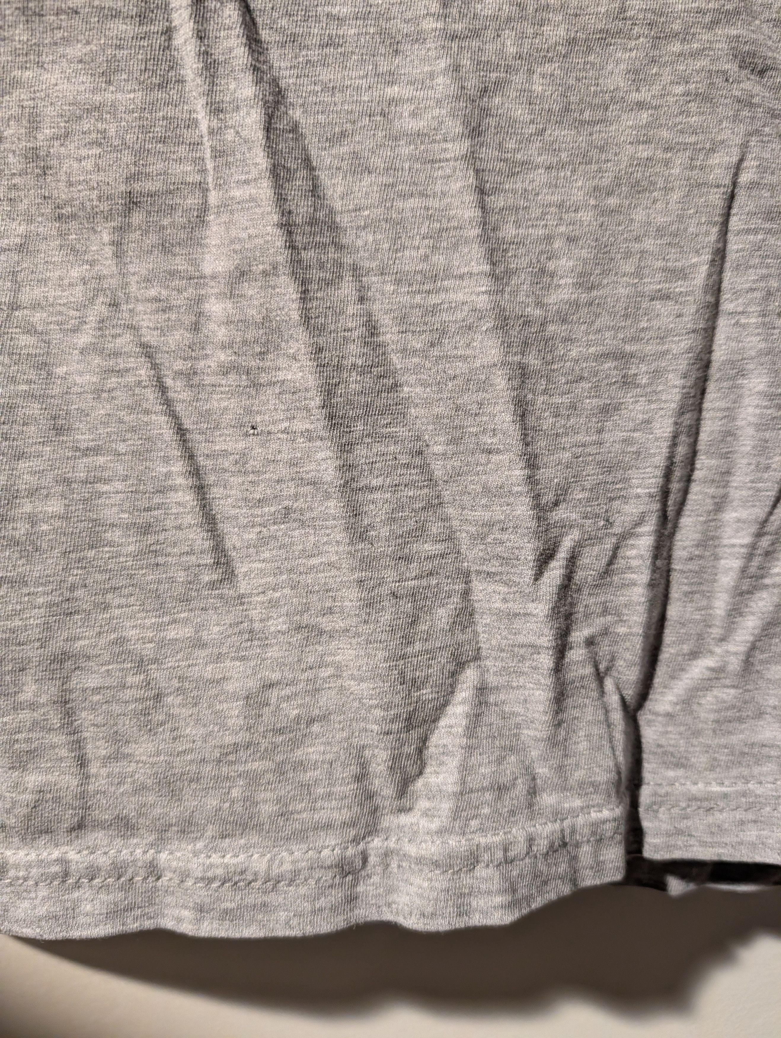 Oakley Vintage Oakley Spell Out Logo Gray Large T-Shirt Size US L / EU 52-54 / 3 - 6 Thumbnail