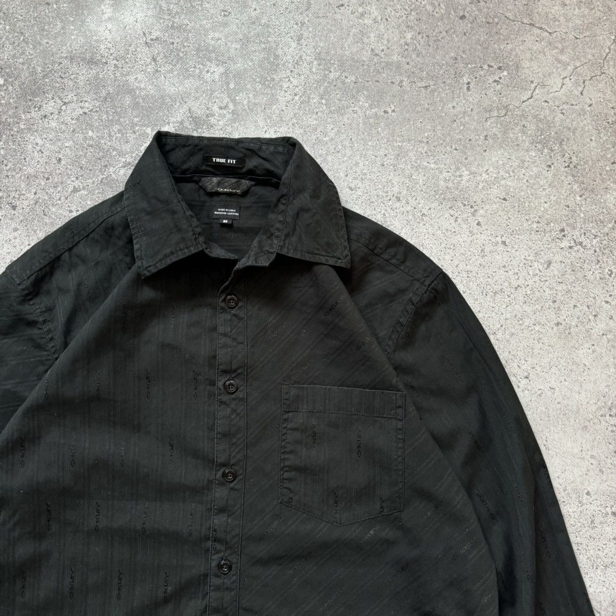 Oakley Y2K Vintage Black Oakley monogram Shirt Size: M Size US M / EU 48-50 / 2 - 2 Thumbnail