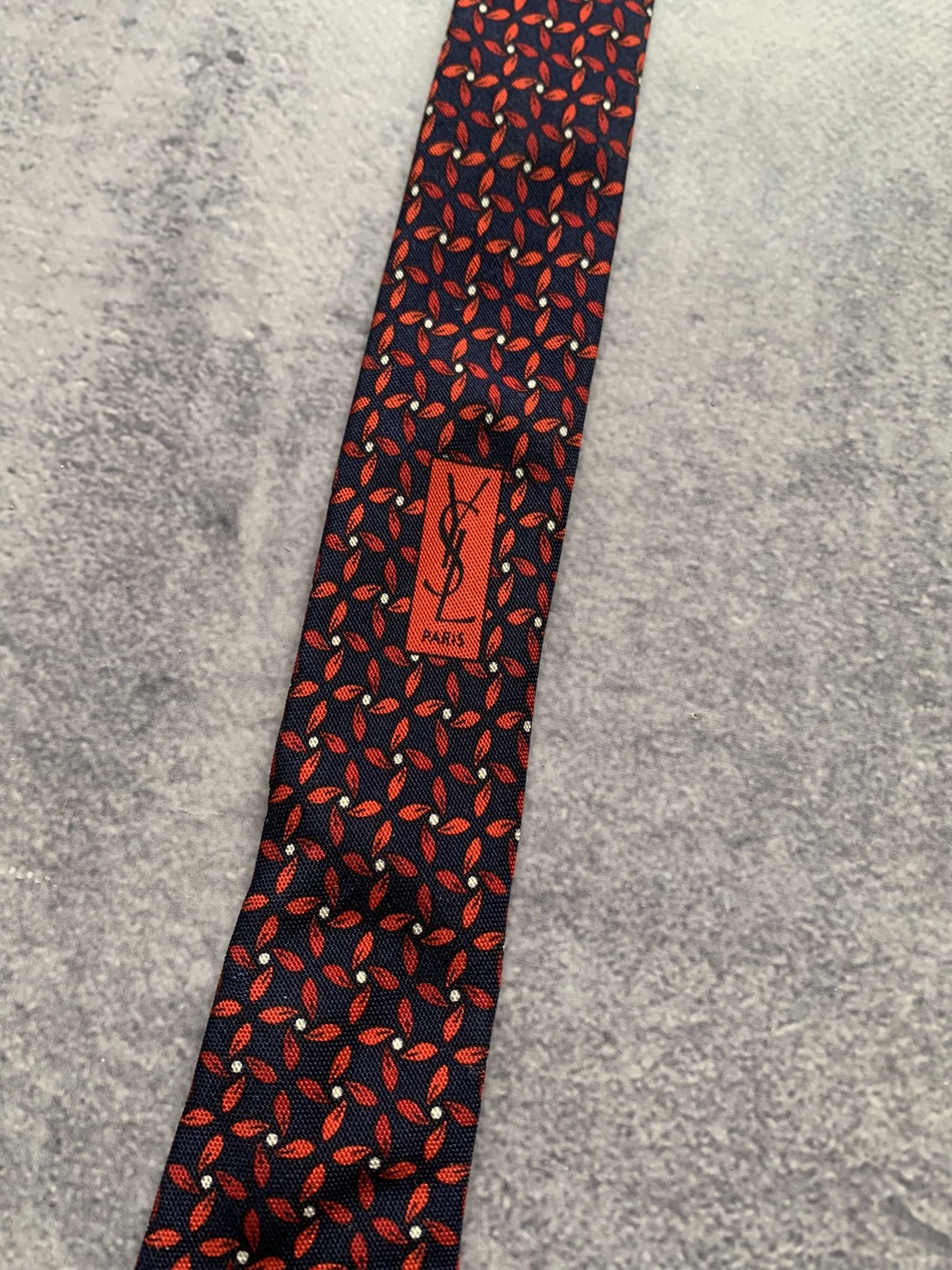Yves Saint Laurent Vintage YSL 100% Silk Mens Luxury Tie Size ONE SIZE - 7 Thumbnail