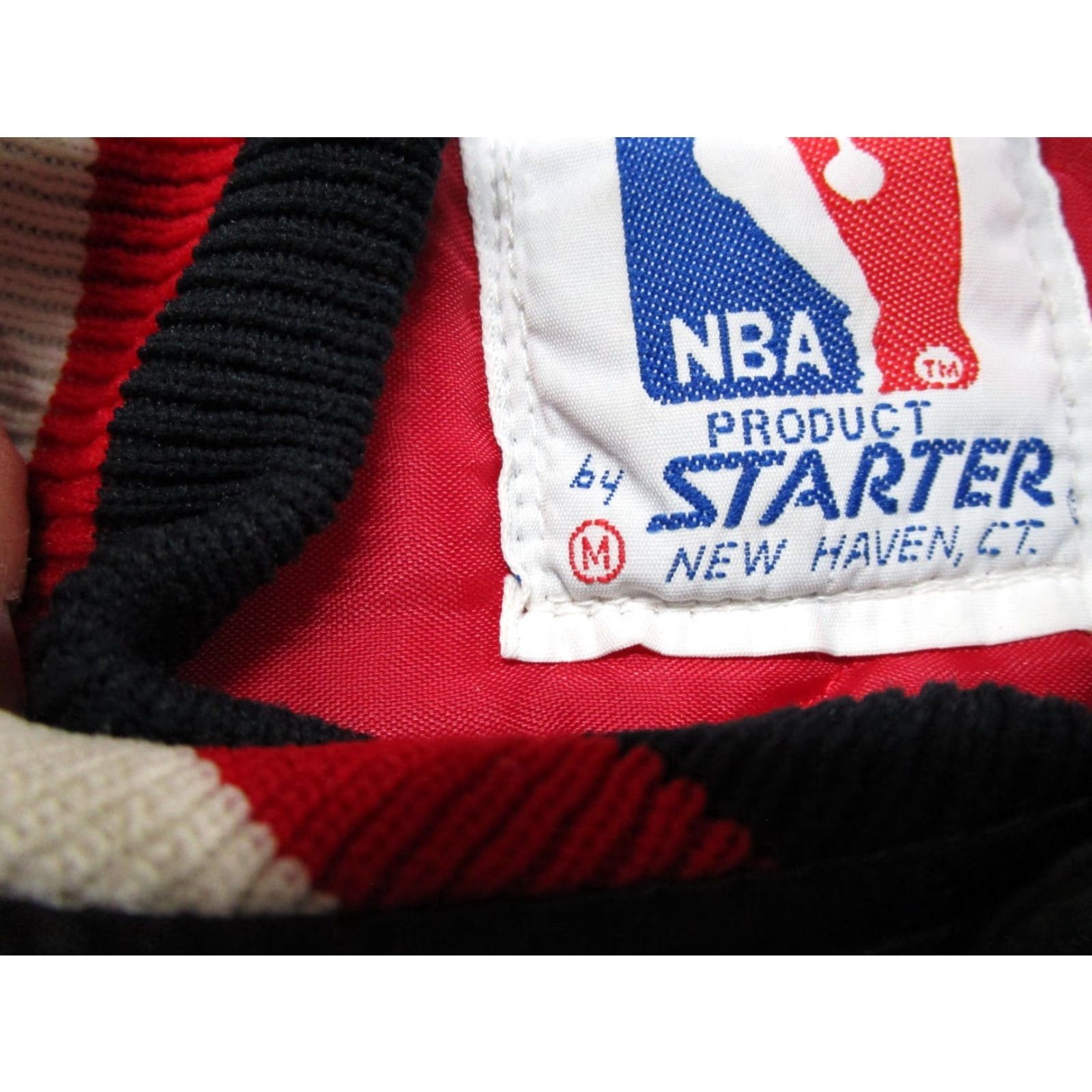 Starter VINTAGE Starter Chicago Bulls Men’s Size M Black 90s Satin Jacket Snap Up Read Size US M / EU 48-50 / 2 - 4 Thumbnail