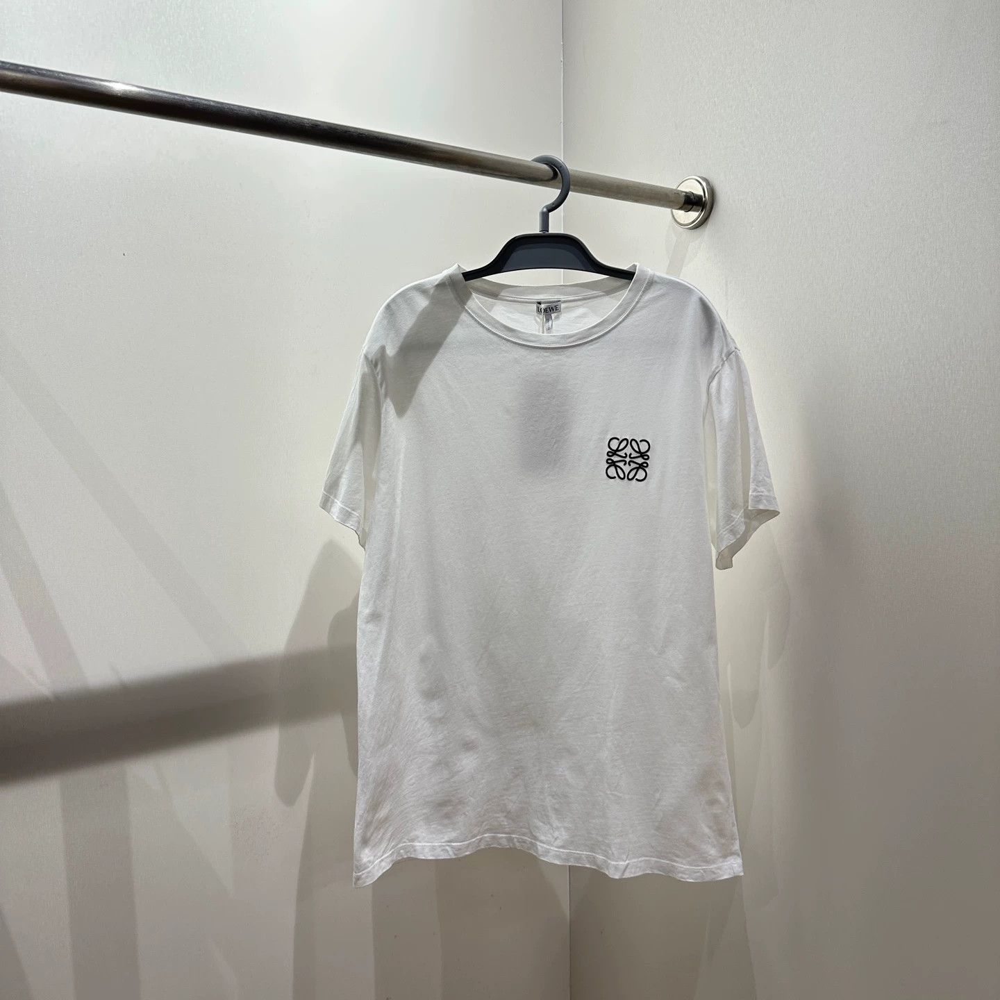 Loewe Loewe apr376 Logo Embroidered SS Tee L Size L / US 10 / IT 46 - 1 Thumbnail