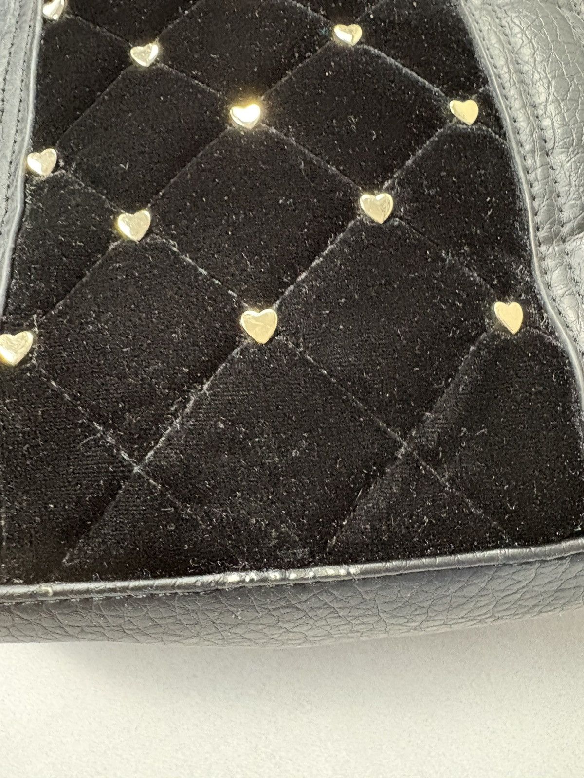 Juicy Couture Juicy Couture Vintage Velvet Heart Shoulder Crossbody Bag Size ONE SIZE - 11 Thumbnail