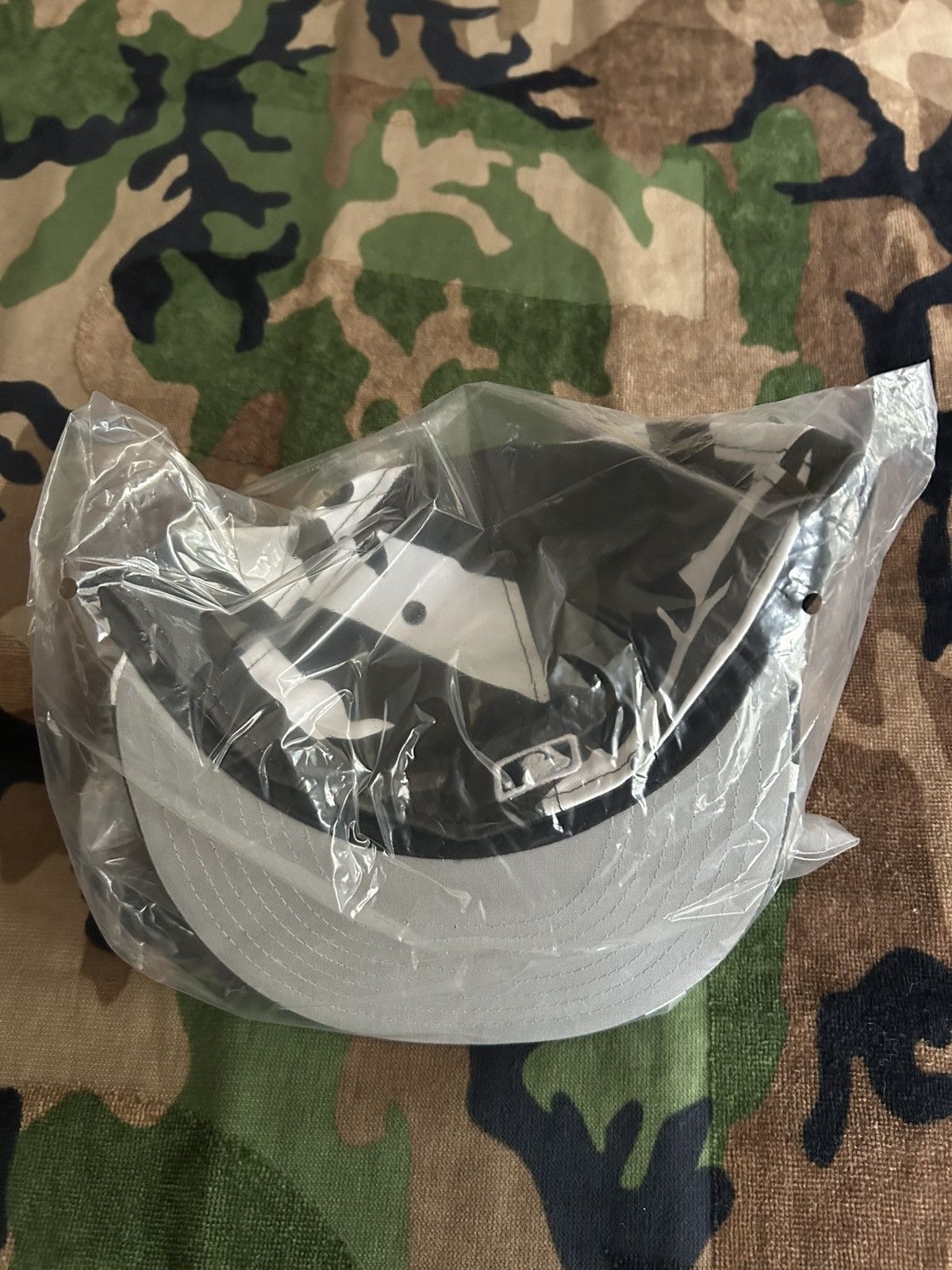 MLB × New Era × Supreme Supreme MLB Teams Box Logo New Era New York Yankees 7 5/8 Size ONE SIZE - 9 Thumbnail