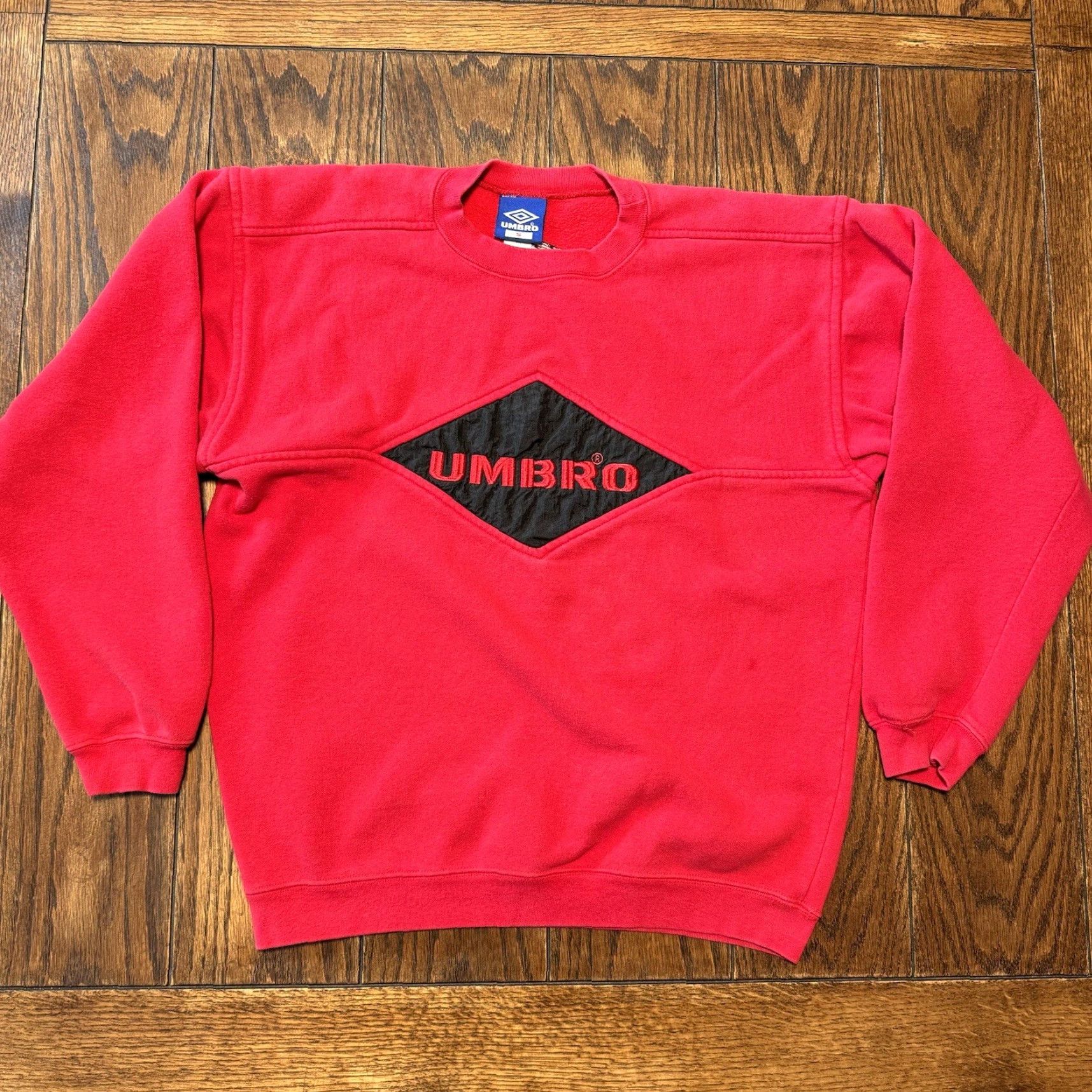 Umbro VINTAGE Umbro Sweatshirt Men Small Red 90s Crewneck Embroidered Logo Pullover Size US S / EU 44-46 / 1 - 2 Thumbnail