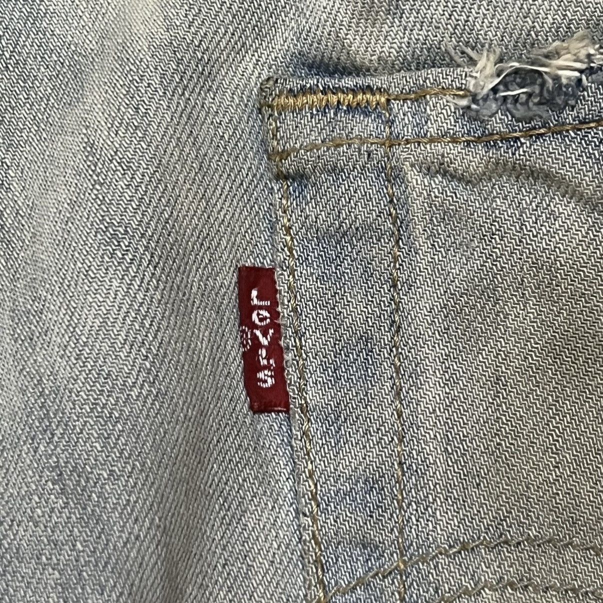 Levi's Vintage Levi’s lot 501 distressed jeans Size US 29 - 22 Thumbnail
