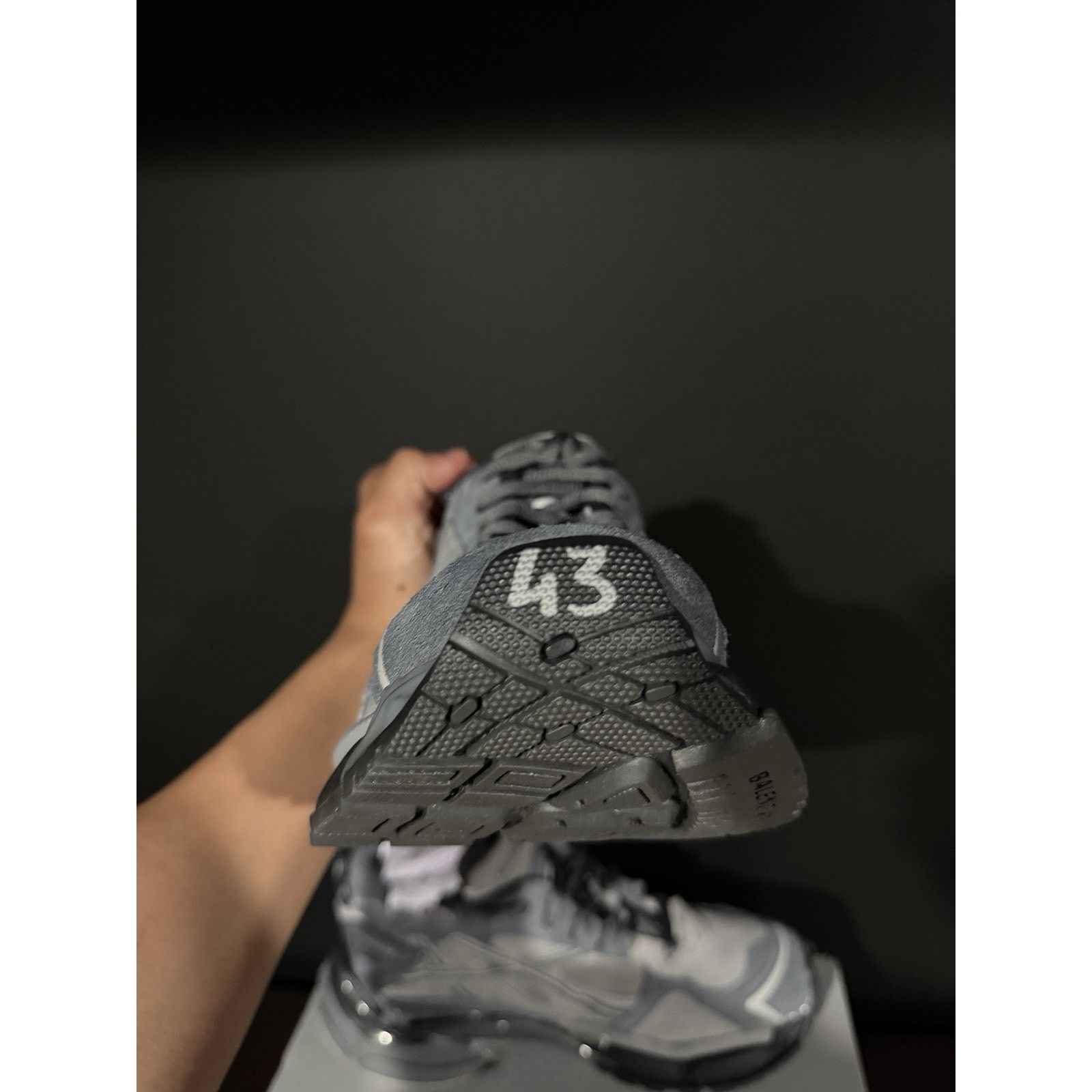 Balenciaga Size 43eu/10m Balenciaga Men's Runner Sneaker Grey Suede New Size US 10 / IT 40 - 6 Thumbnail