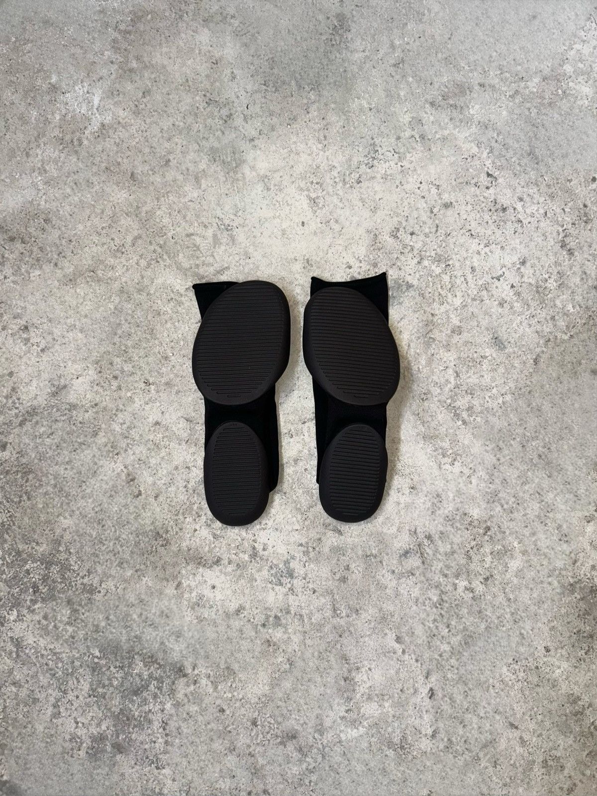 Yeezy 2024 YZY Pods Size US 12 / EU 45 - 1 Thumbnail