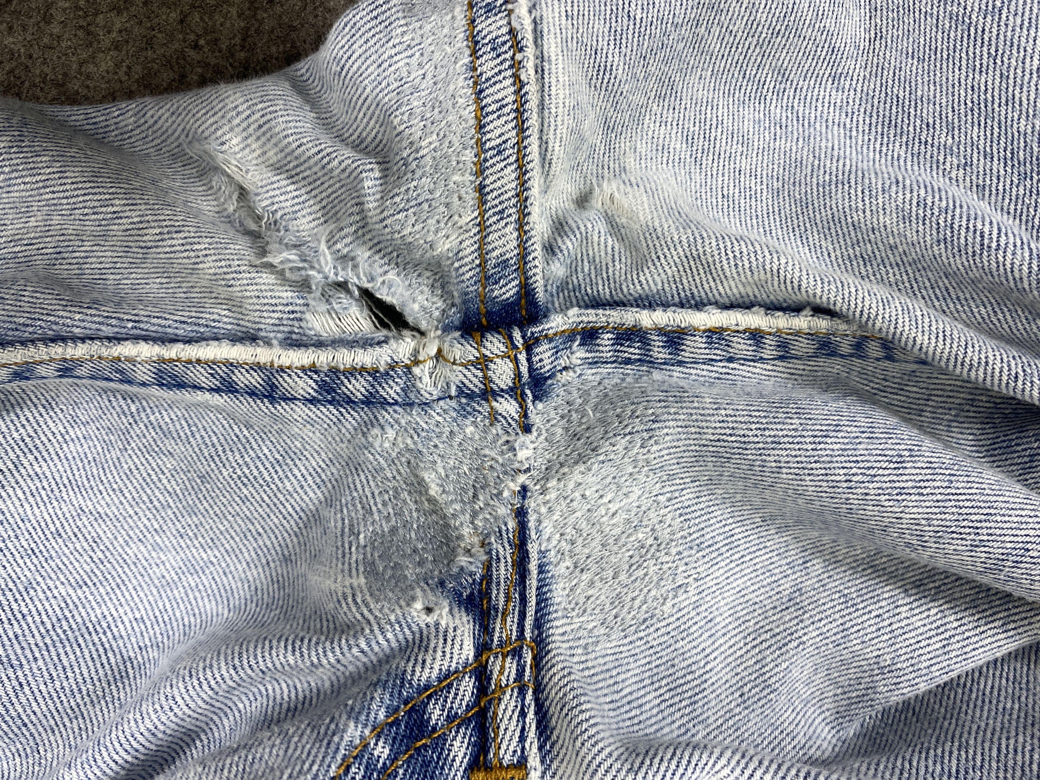 Japanese Brand Light Blue Vintage Levis 501 USA Jeans 33x25- JN3114 Size US 33 - 11 Thumbnail