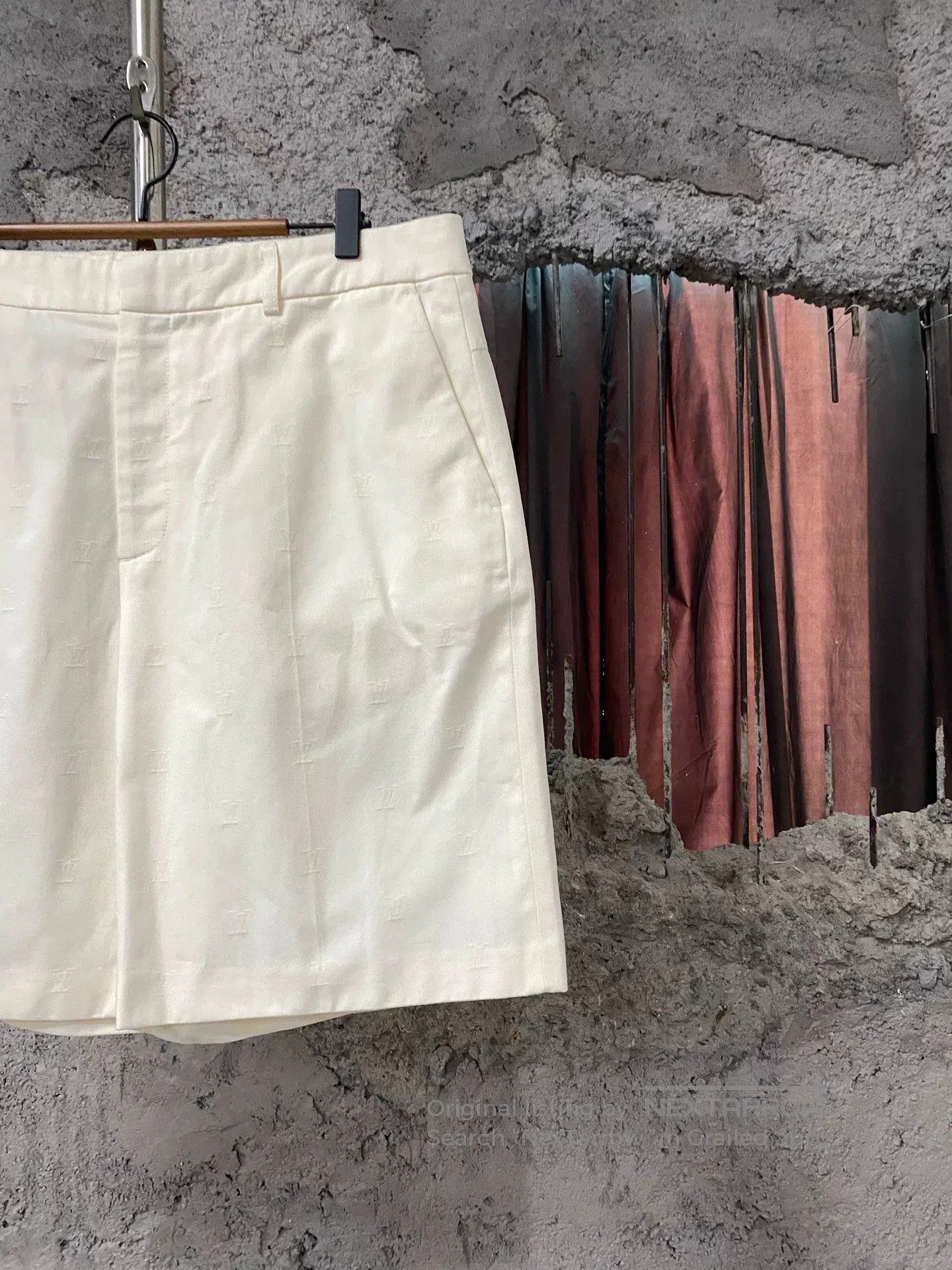 Louis Vuitton Louis Vuitton Shorts. Size US 35 - 4 Thumbnail