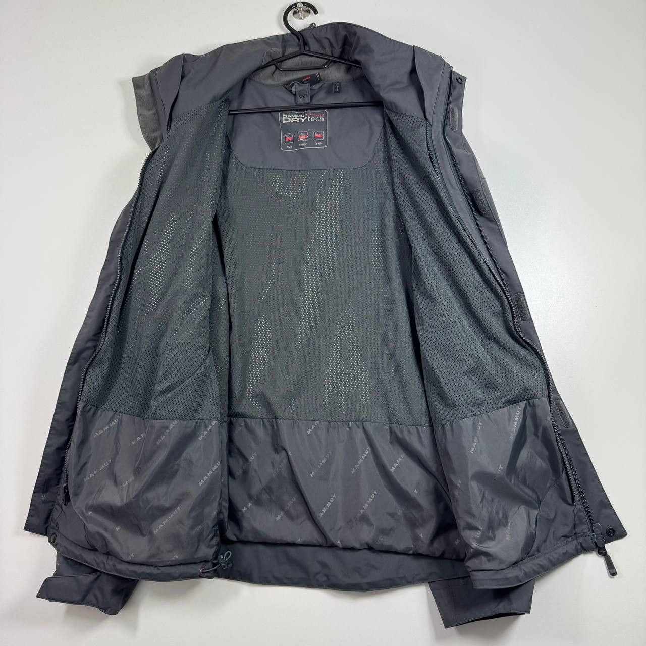 Mammut Mammut DryTech Waterproof Hooded Jacket Grey Mens Size M Size US M / EU 48-50 / 2 - 3 Thumbnail