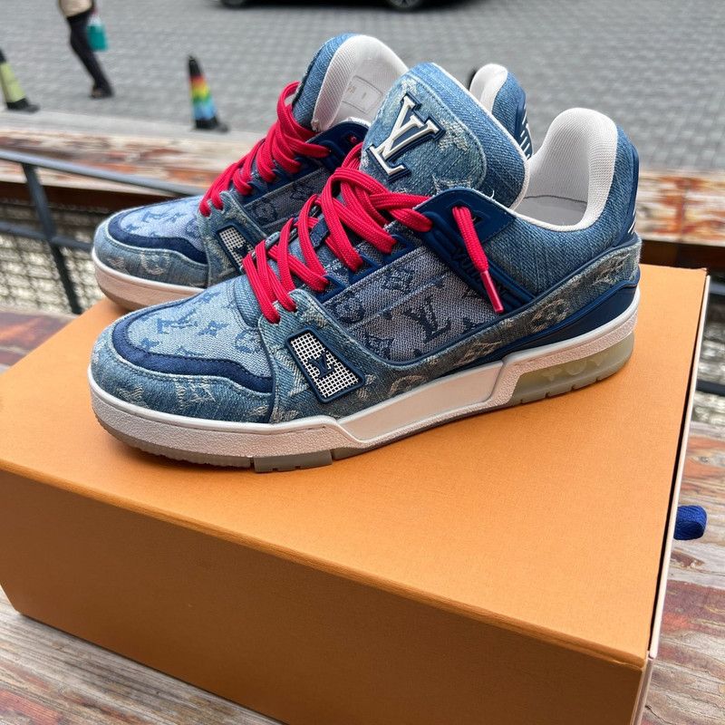 Louis Vuitton Trainer Sneakers in Blue 0079