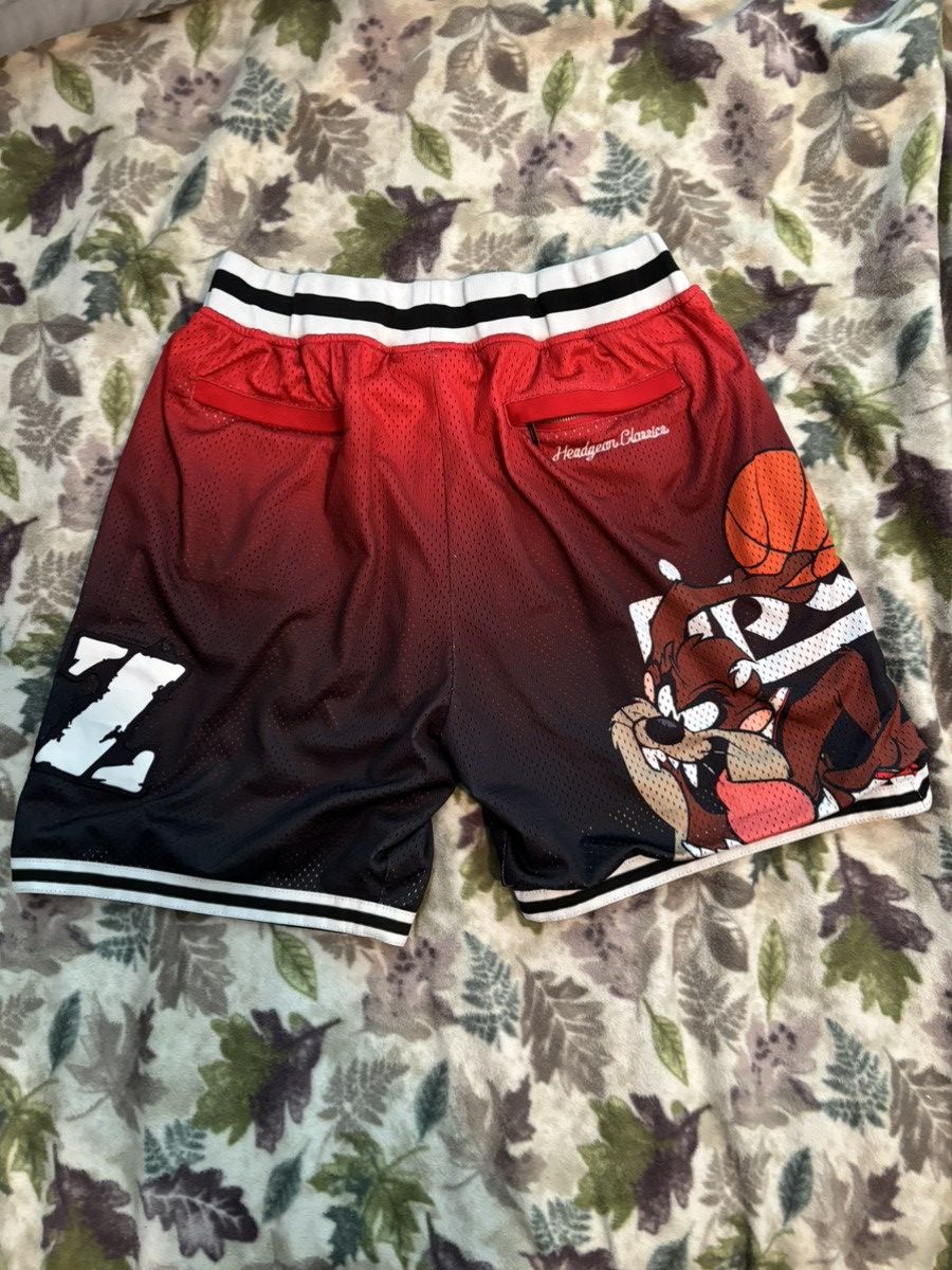 Other Looney Tunes Tasmanian Devil Shorts Size US 40 / EU 56 - 2 Thumbnail