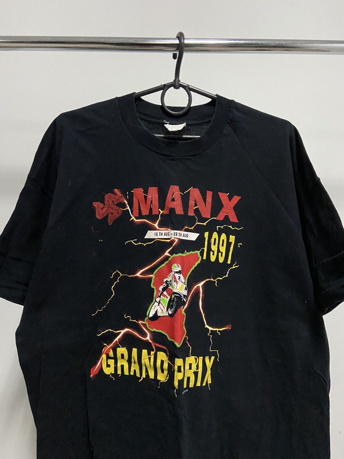 Vintage Manx Grand Prix 1997 Vintage T Shirt Big Logo Moto Racing Size US L / EU 52-54 / 3 - 3 Thumbnail