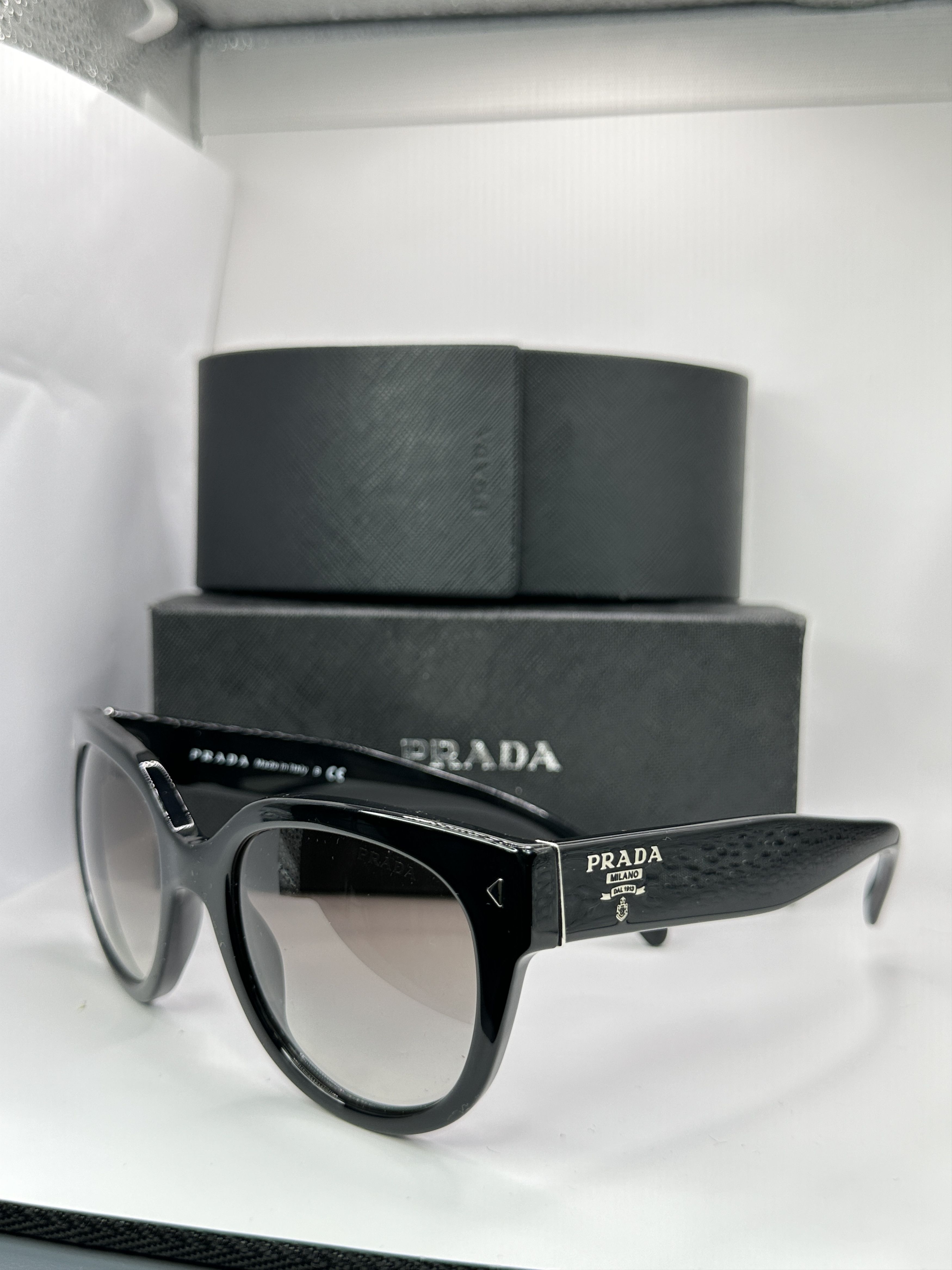 Prada × Vintage Vintage Prada Swing Cat Eye Sunglasses 00s Size ONE SIZE - 1 Thumbnail