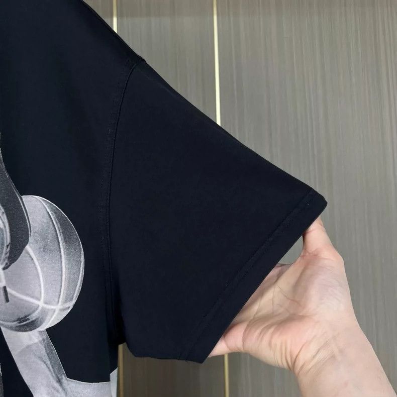 Givenchy Givenchy Givenchy Basketball Graphic Short Sleeve TShirt - Size US S / EU 44-46 / 1 - 4 Thumbnail