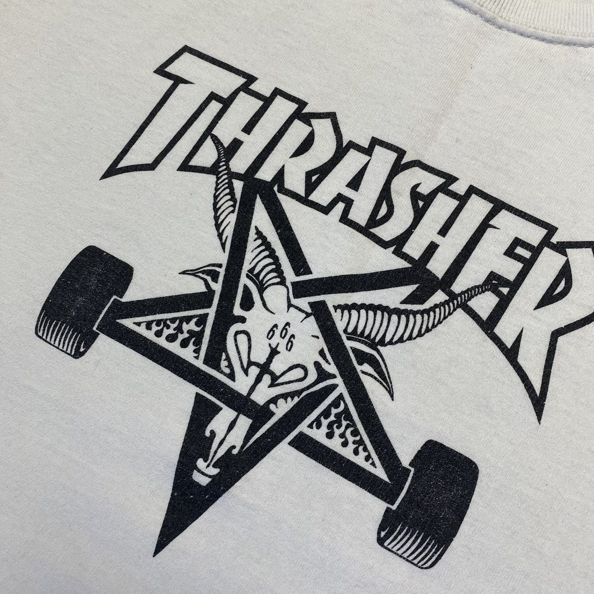 Thrasher Vintage Thrasher Santana 666 logo sk8 y2k tee Size US XL / EU 56 / 4 - 4 Thumbnail