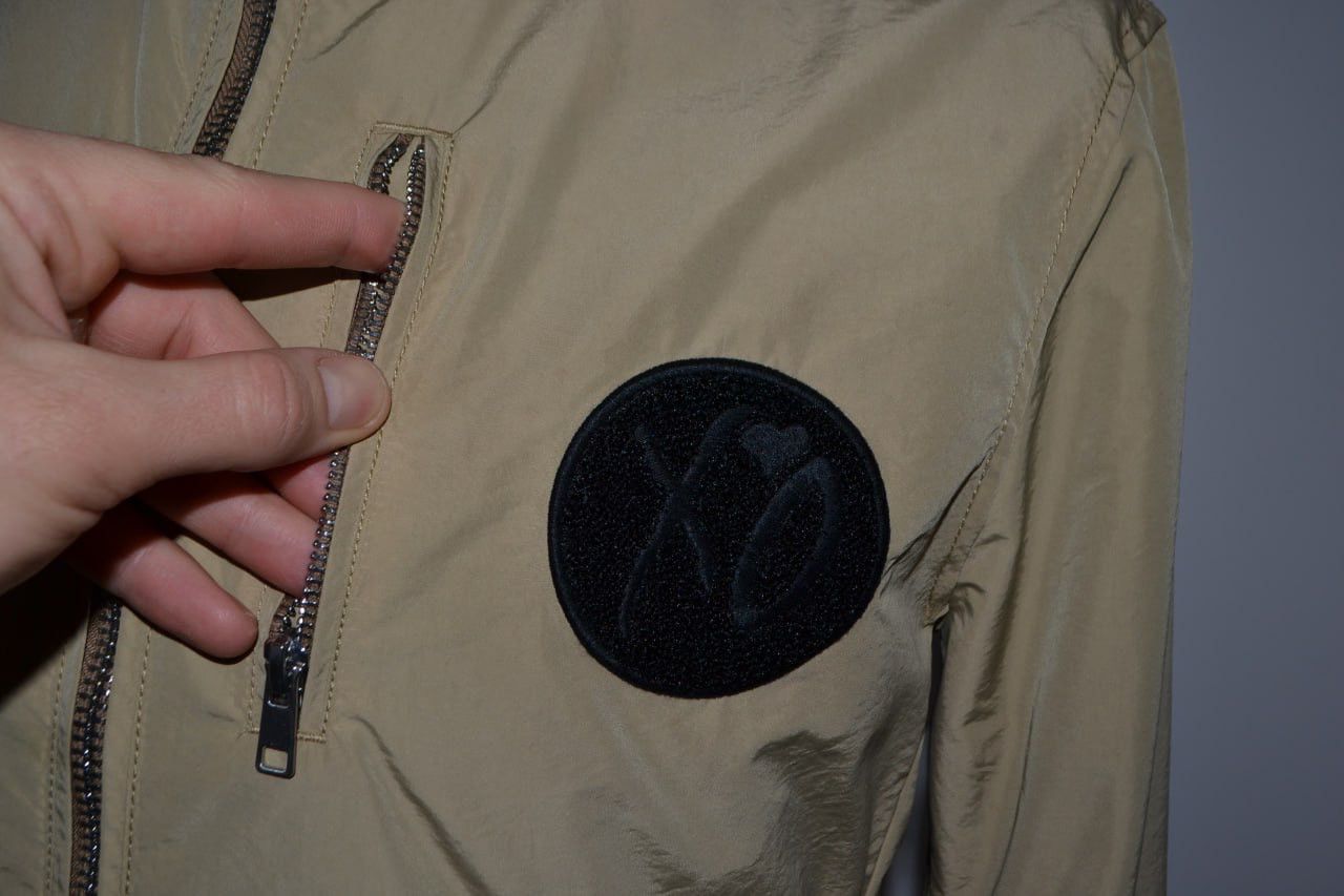 XO H&M The Weeknd XO Nylon Bomber Jacket Beige Size M Size US M / EU 48-50 / 2 - 7 Thumbnail