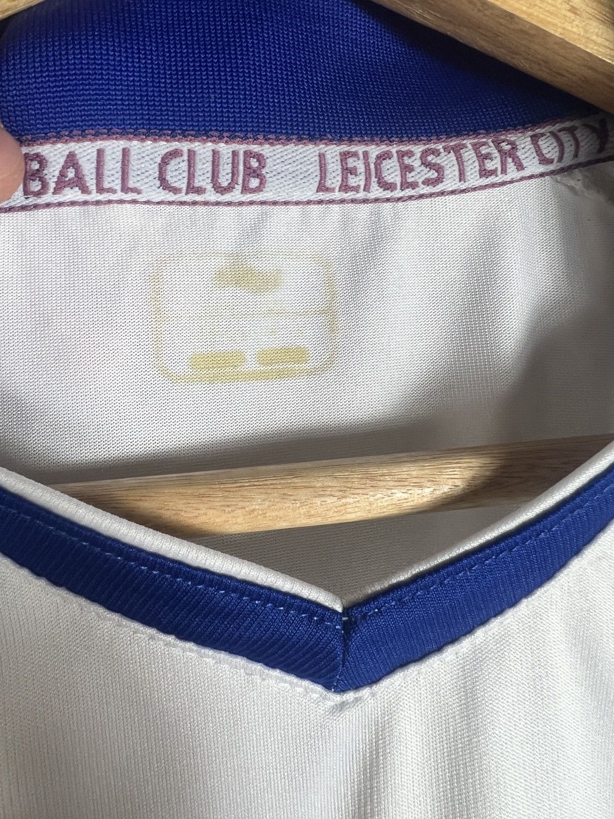 Vintage FC Leicester Signed 2011 2012 Away Burda Soccer Jersey Shirt Size US L / EU 52-54 / 3 - 10 Thumbnail