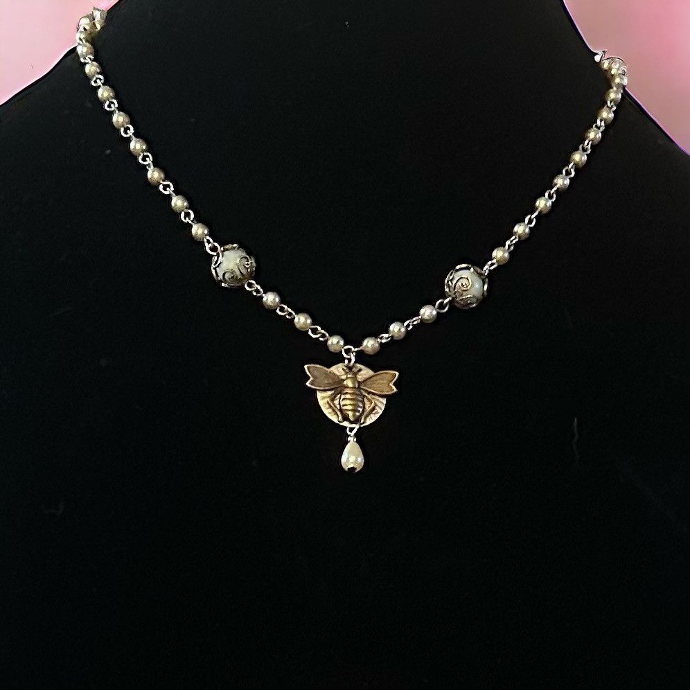 Other Bee pendant bead chain necklace Size ONE SIZE - 1 Thumbnail