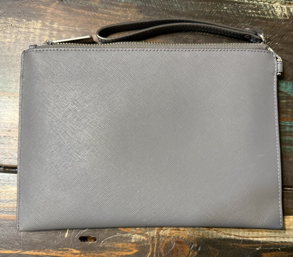 Michael Kors Michael Kors Gray Leather Wristlet Size ONE SIZE - 2 Thumbnail