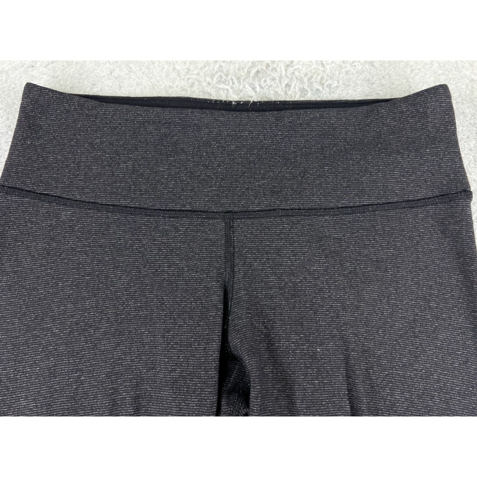 Lululemon Lululemon Slim Yoga Pants Womens 6 Gray Wunder Under Crop Roll Down Stretch Cropped Size 28" / US 6 / IT 42 - 4 Thumbnail