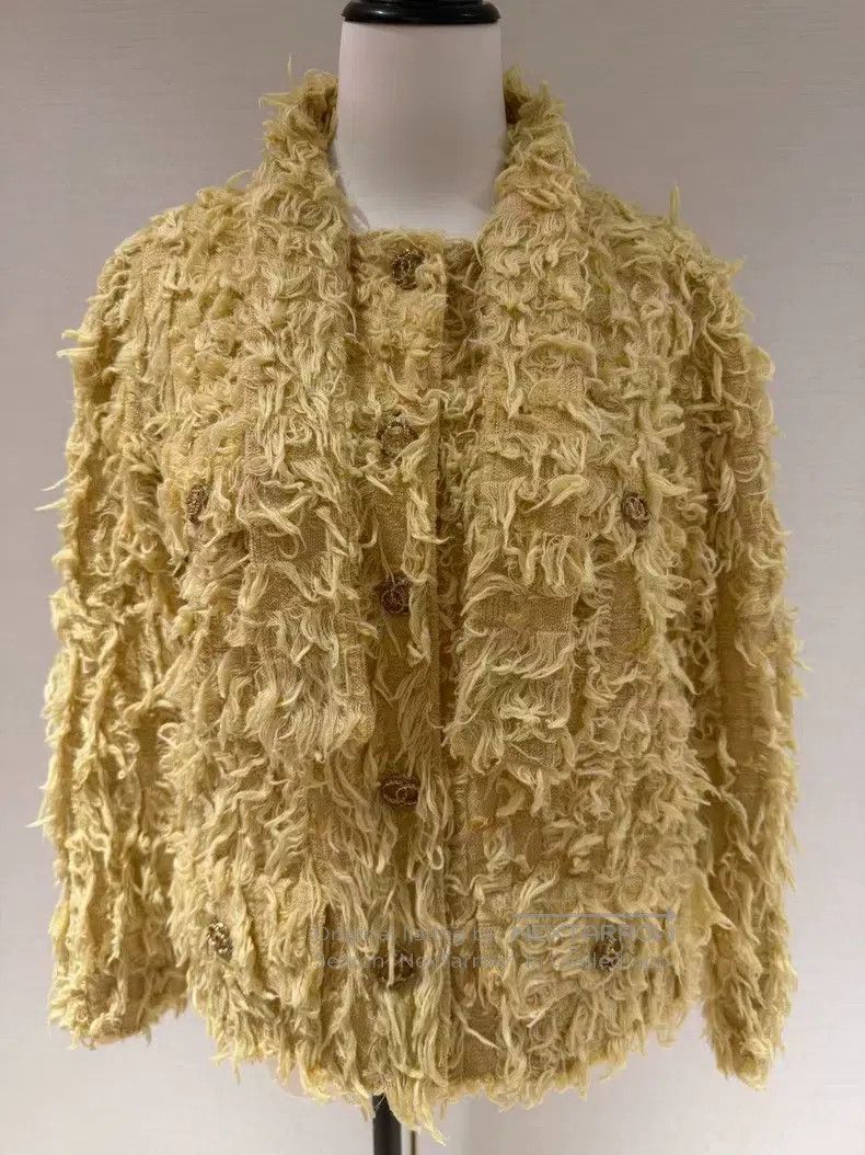 Chanel Chanel 21C Early Spring Vacation Series Goose Yellow Tasse Size XS / US 0-2 / IT 36-38 - 1 Thumbnail