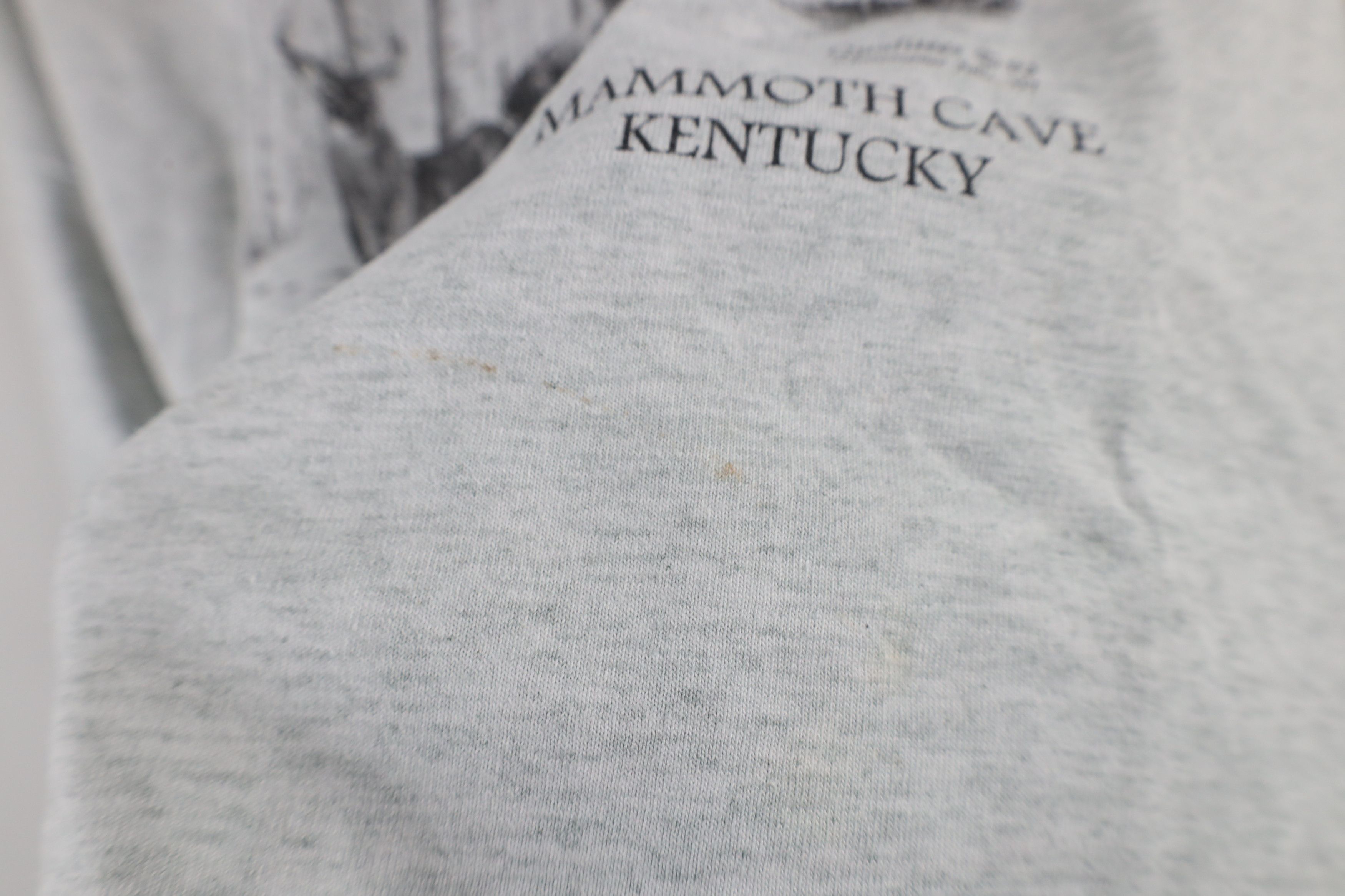 Vintage Vintage 90s Streetwear Mammoth Kentucky T-Shirt Gray USA Size US XXL / EU 58 / 5 - 9 Thumbnail