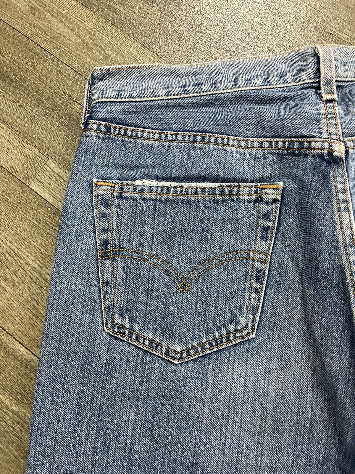 Levi's Vintage Clothing 🇺🇸1990s Vintage Levis 501 33x32 Straight Leg Light Blue Jeans Size US 32 / EU 48 - 17 Thumbnail