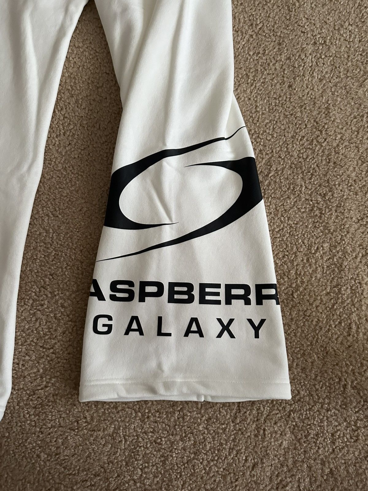The GV Gallery GV Gallery Raspberry Hills Galaxy Sweatpants Size Small Size US 32 / EU 48 - 7 Thumbnail