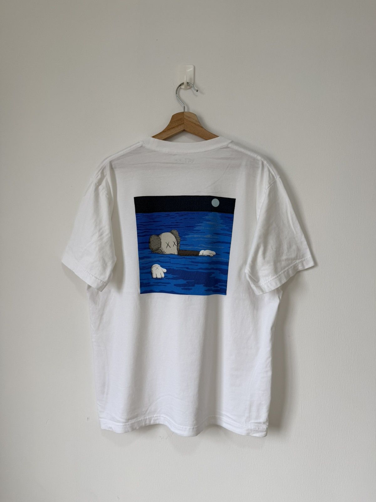 Kaws Kaws Streetwear Japan Tee Size US XL / EU 56 / 4 - 1 Thumbnail