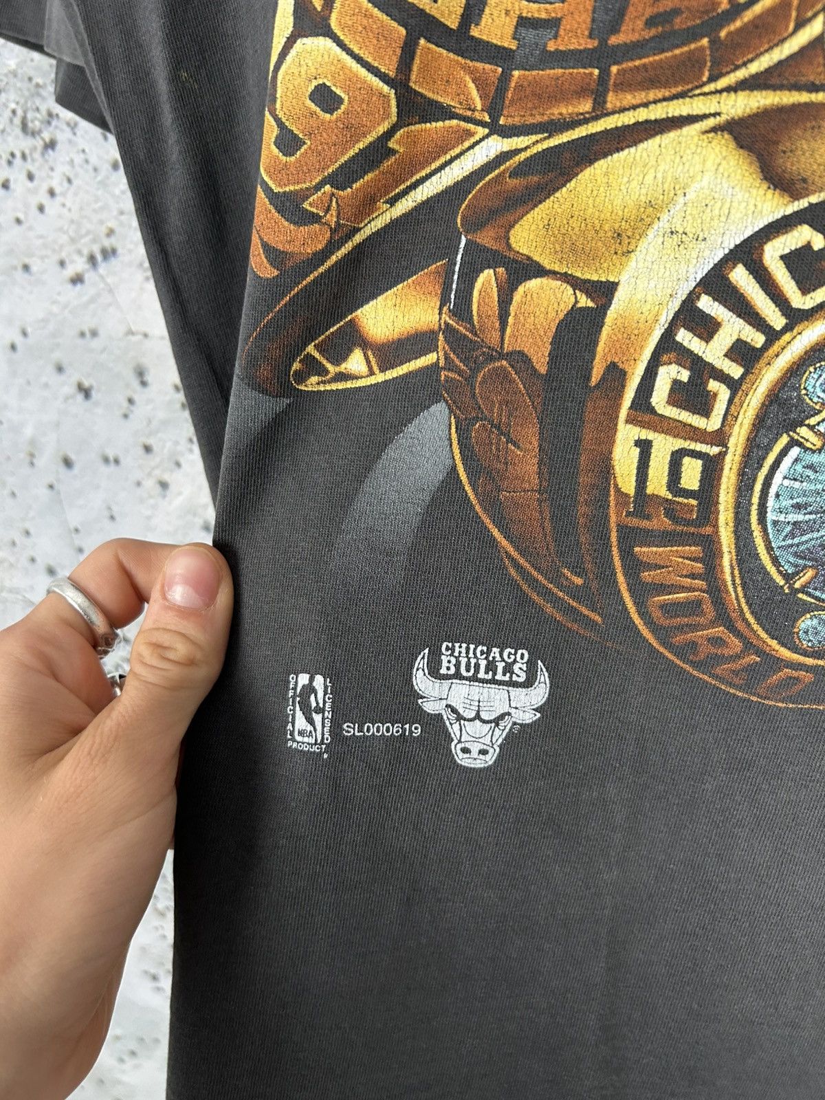 Salem Sportswear Vintage Chicago Bulls 1993 Champions Graphic Tee 90s Sport Size US L / EU 52-54 / 3 - 5 Thumbnail