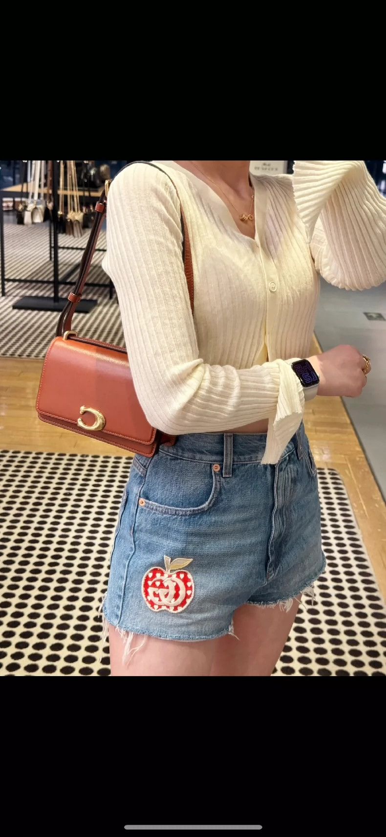 Gucci Gucci Size 23 Apple letter embroidery logo shorts 2502-Nex Size US 27 - 7 Thumbnail