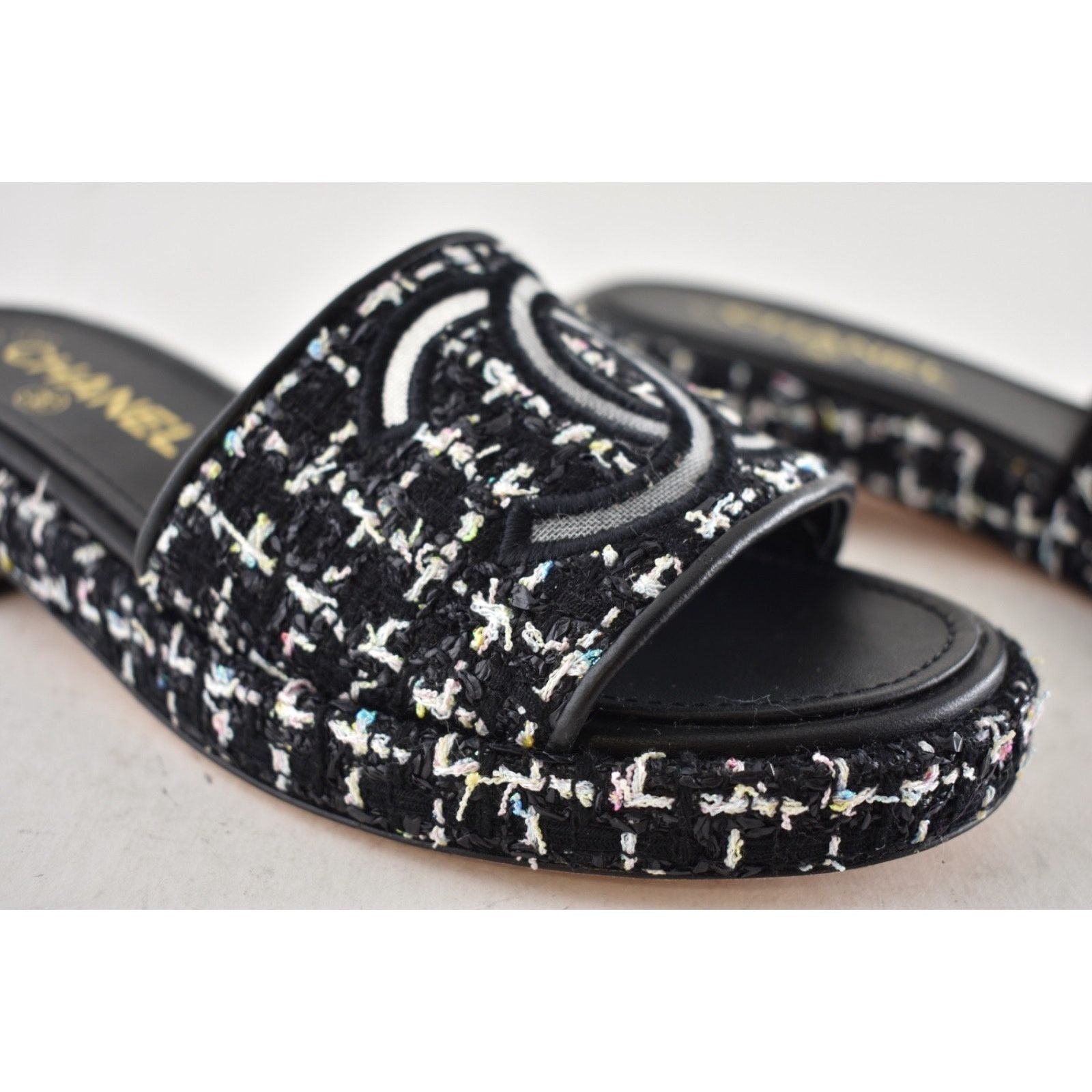 Chanel Chanel 20P Black White Tweed Mesh CC Logo Slide Slip Size US 6.5 / IT 36.5 - 5 Thumbnail