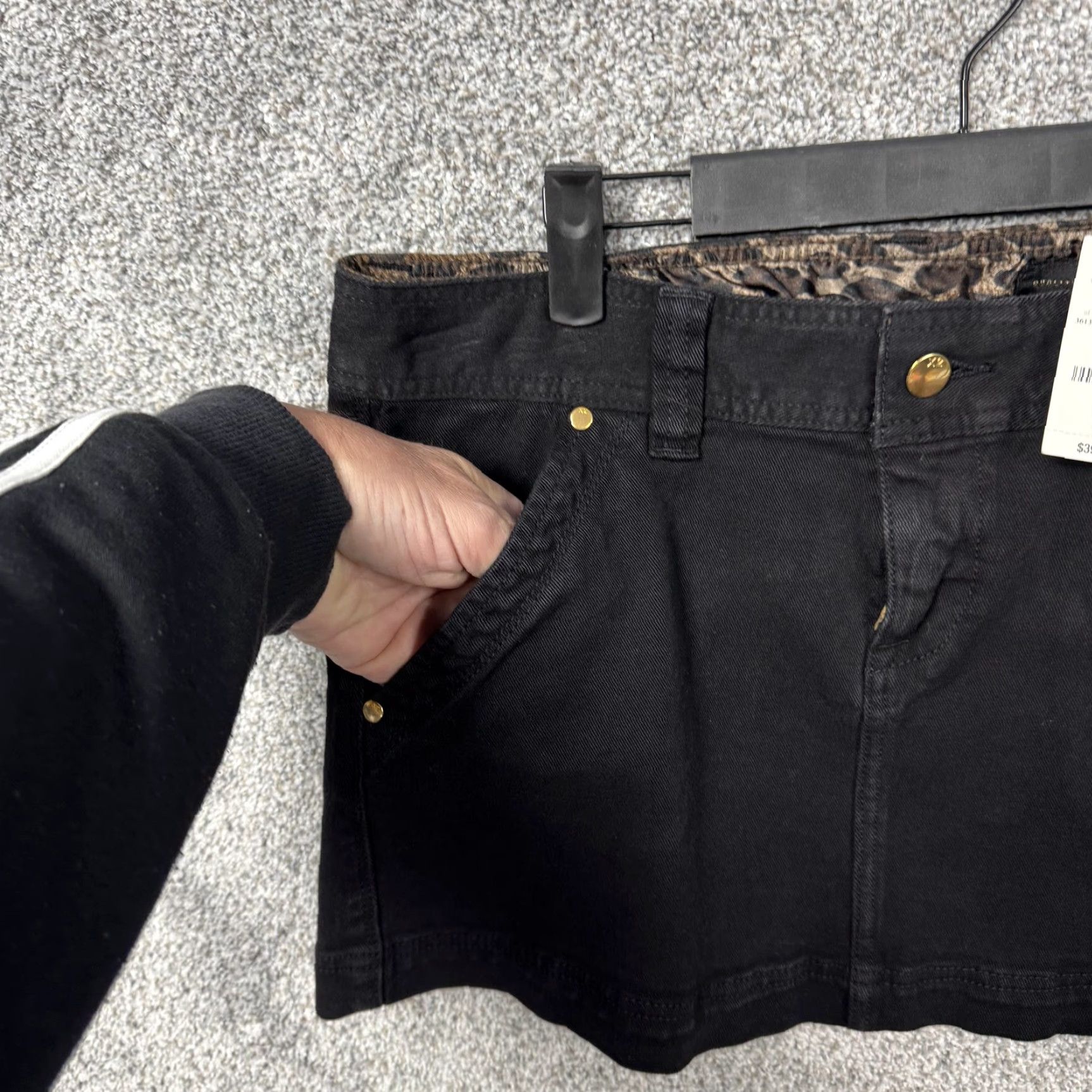 Express Express X2 Denim Mini Skirt 8 Black Pockets Casual Retro Y2K Club Going Out Womens Size 30" / US 8 / IT 44 - 5 Thumbnail