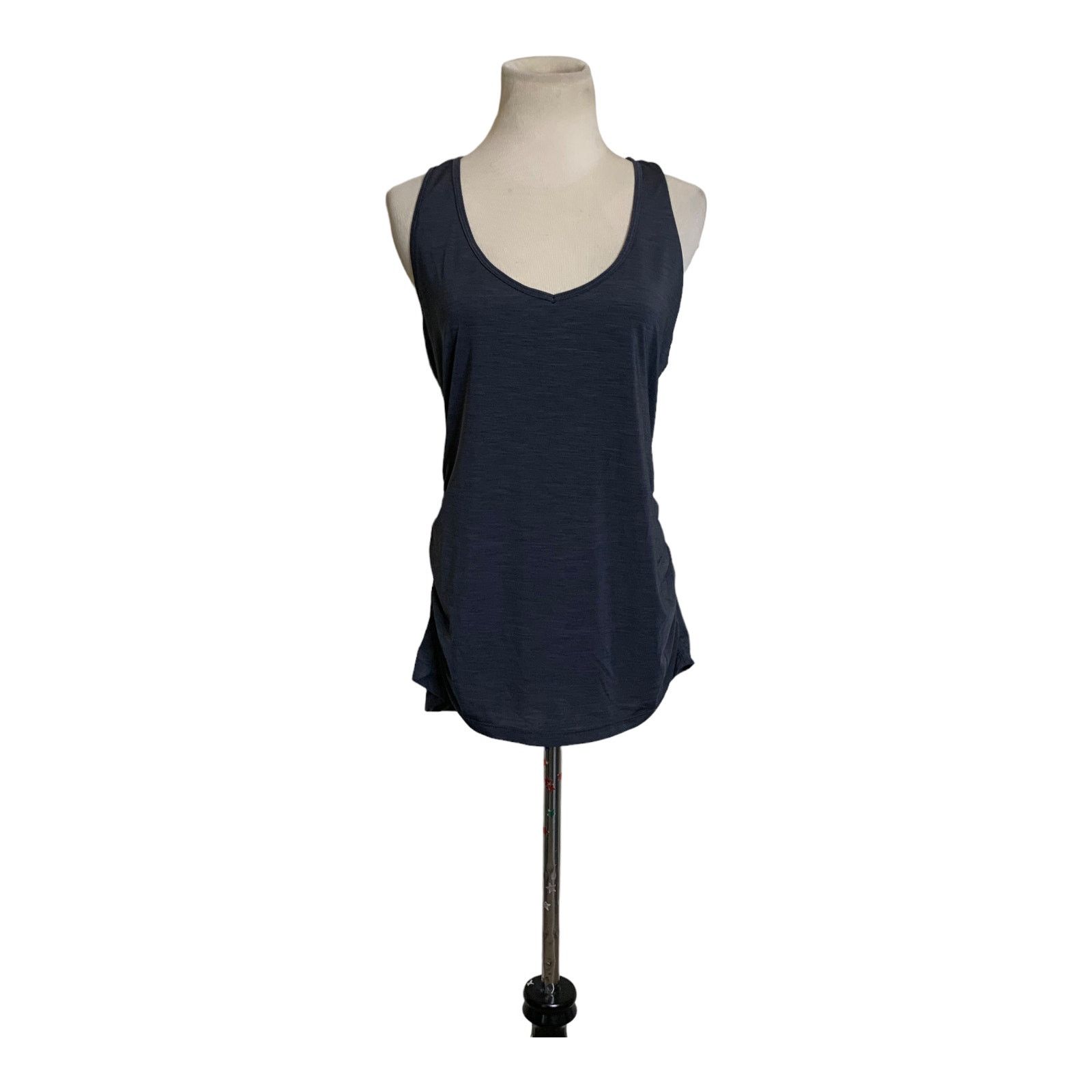 Old Navy Old Navy gray work out tank top size M Size M / US 6-8 / IT 42-44 - 4 Thumbnail