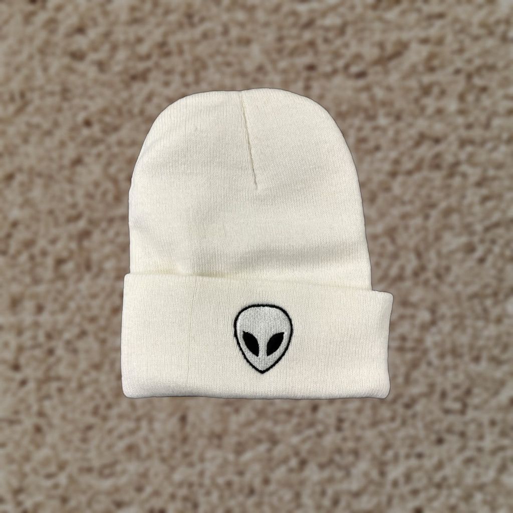 Vintage Unbranded Alien Beanie Toque Adult One Size White Knit Embroidered 100% Acrylic Snow Ski Logo Size ONE SIZE - 1 Thumbnail