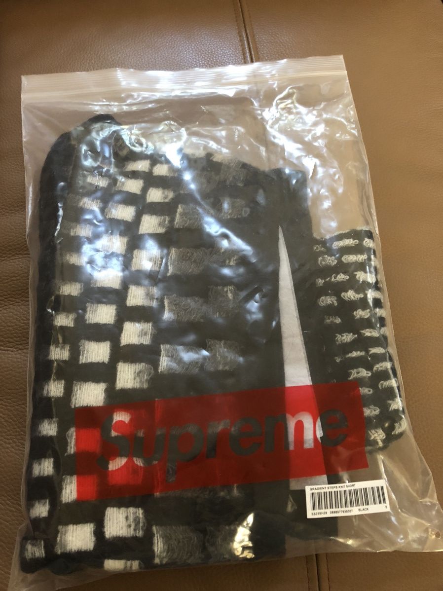 Supreme Supreme Gradient Grid Knit Shorts Size SMALL NEW SS23 Size US 30 / EU 46 - 6 Thumbnail