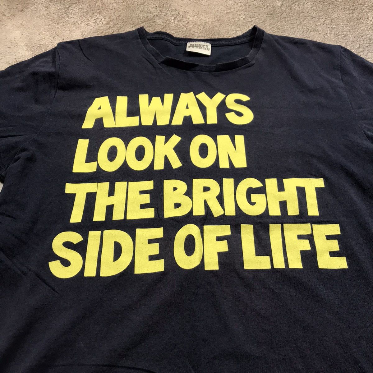 Vintage Vintage 90s Sun Faded Graphic Tee Humor Streetwear Baggy L Size US L / EU 52-54 / 3 - 1 Thumbnail