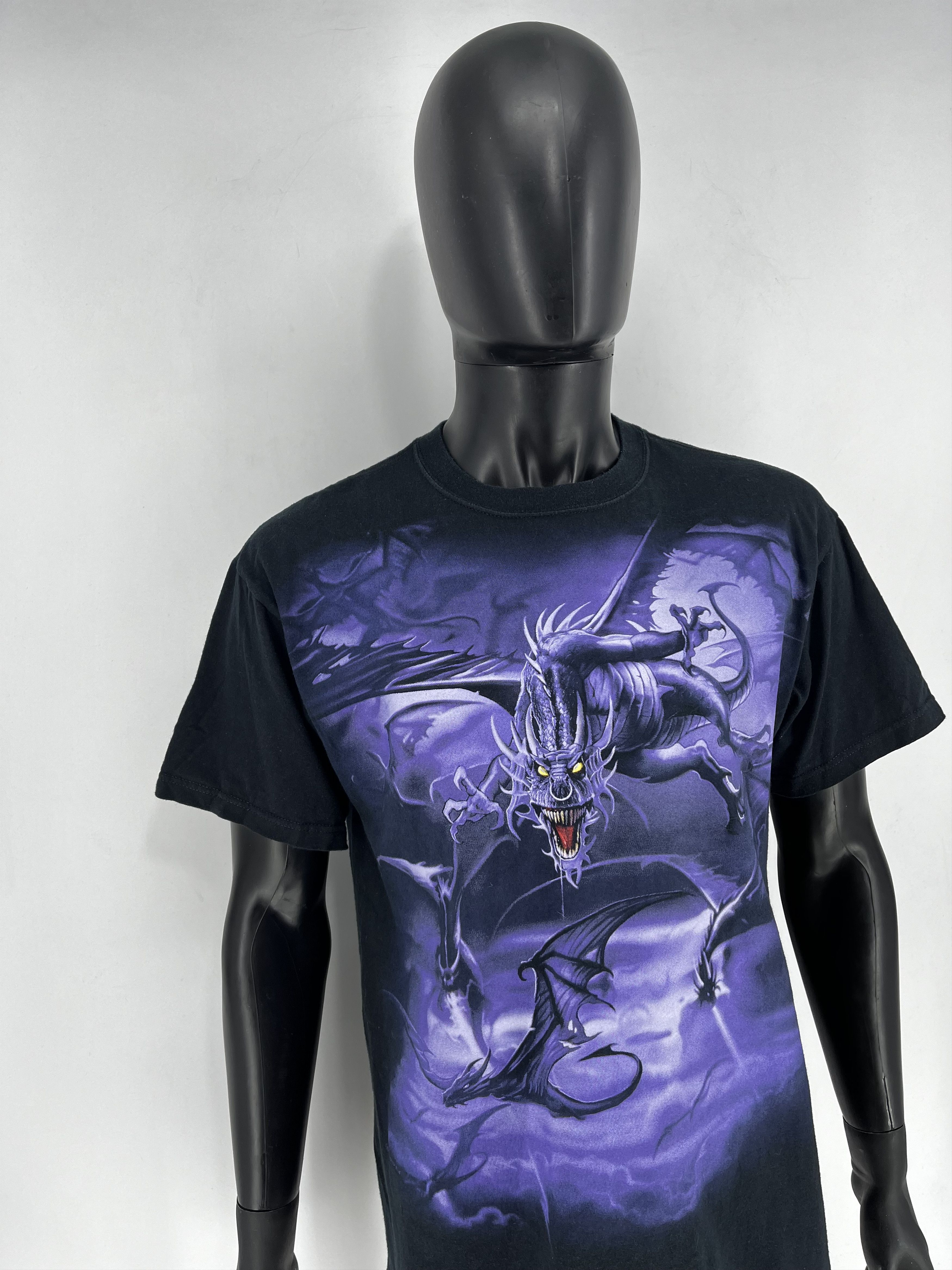 Liquid Blue × Universal Studios × Vintage Liquid Blue Vintage Dragon Shirt Men Gothic Graphic Tee 2002 Size US L / EU 52-54 / 3 - 3 Thumbnail
