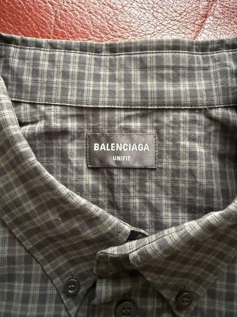 Balenciaga Balenciaga Irregular shirt embroidered logo on chest Size US L / EU 52-54 / 3 - 4 Thumbnail