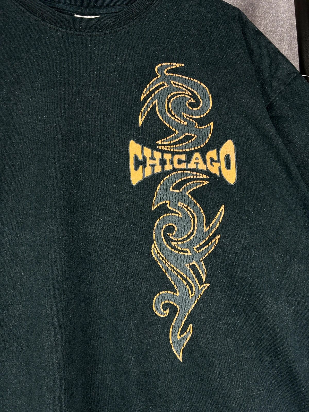 Gildan Chicago vintage tee big logo print spellout Size US XL / EU 56 / 4 - 3 Thumbnail