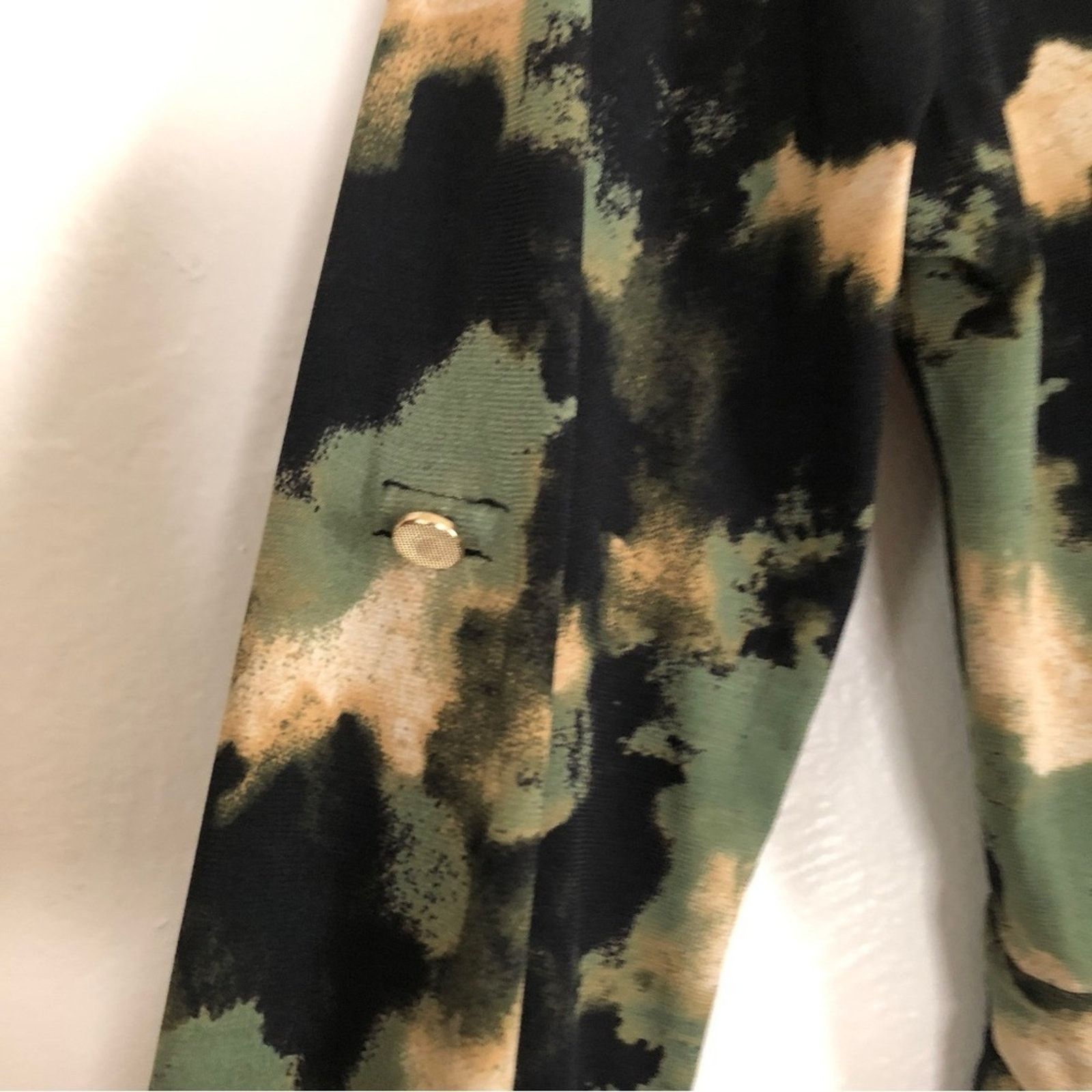 Other NY New York Collection Petite Camouflage Button Blouse Top Size S / US 4 / IT 40 - 8 Thumbnail
