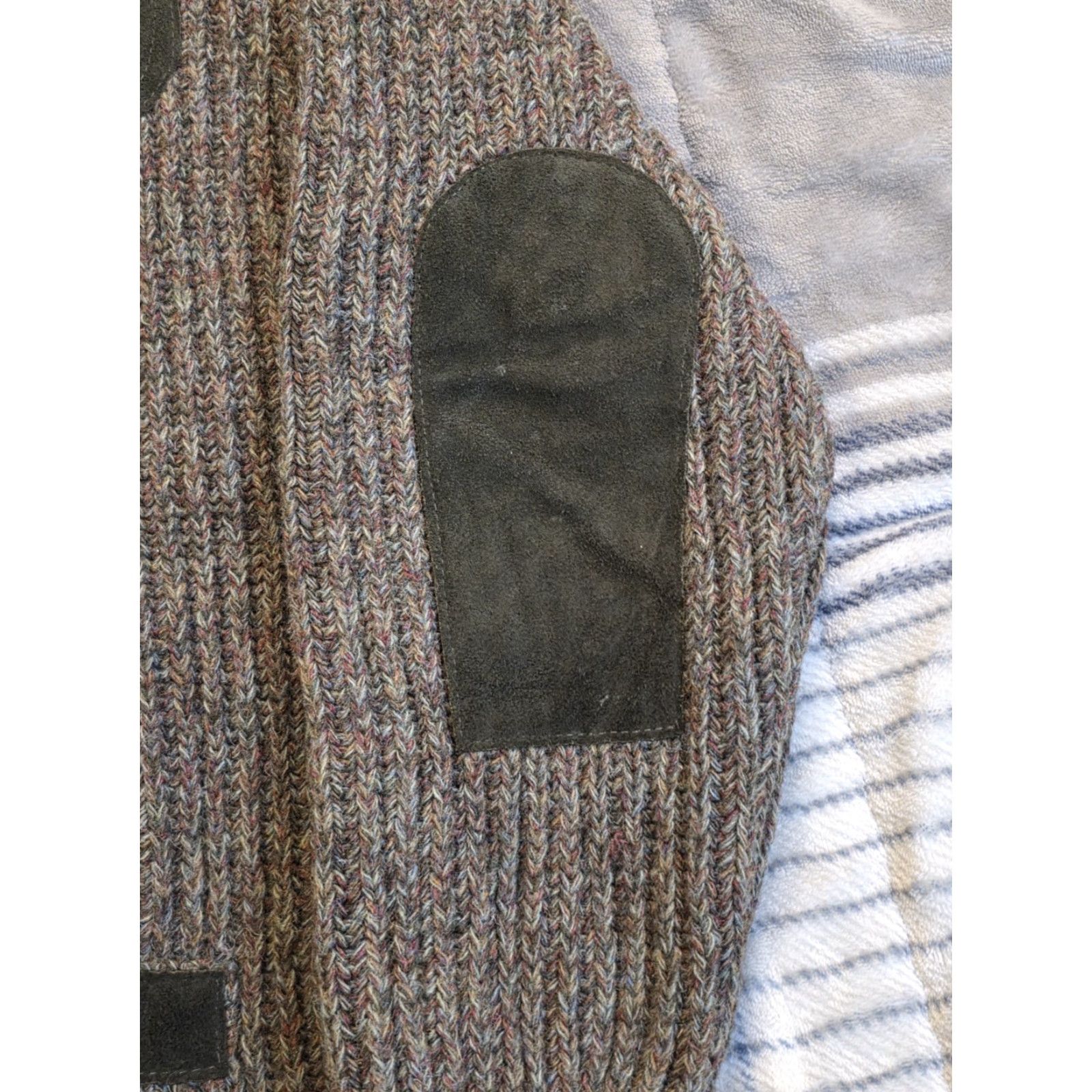 Vintage VINTAGE Brenire Wool Sweater Brown Green Scotland Suede Patches Full Zip Men's 42 Large Brown Wool Suede Patches Full Zip 90s Mens UK Size US L / EU 52-54 / 3 - 6 Thumbnail