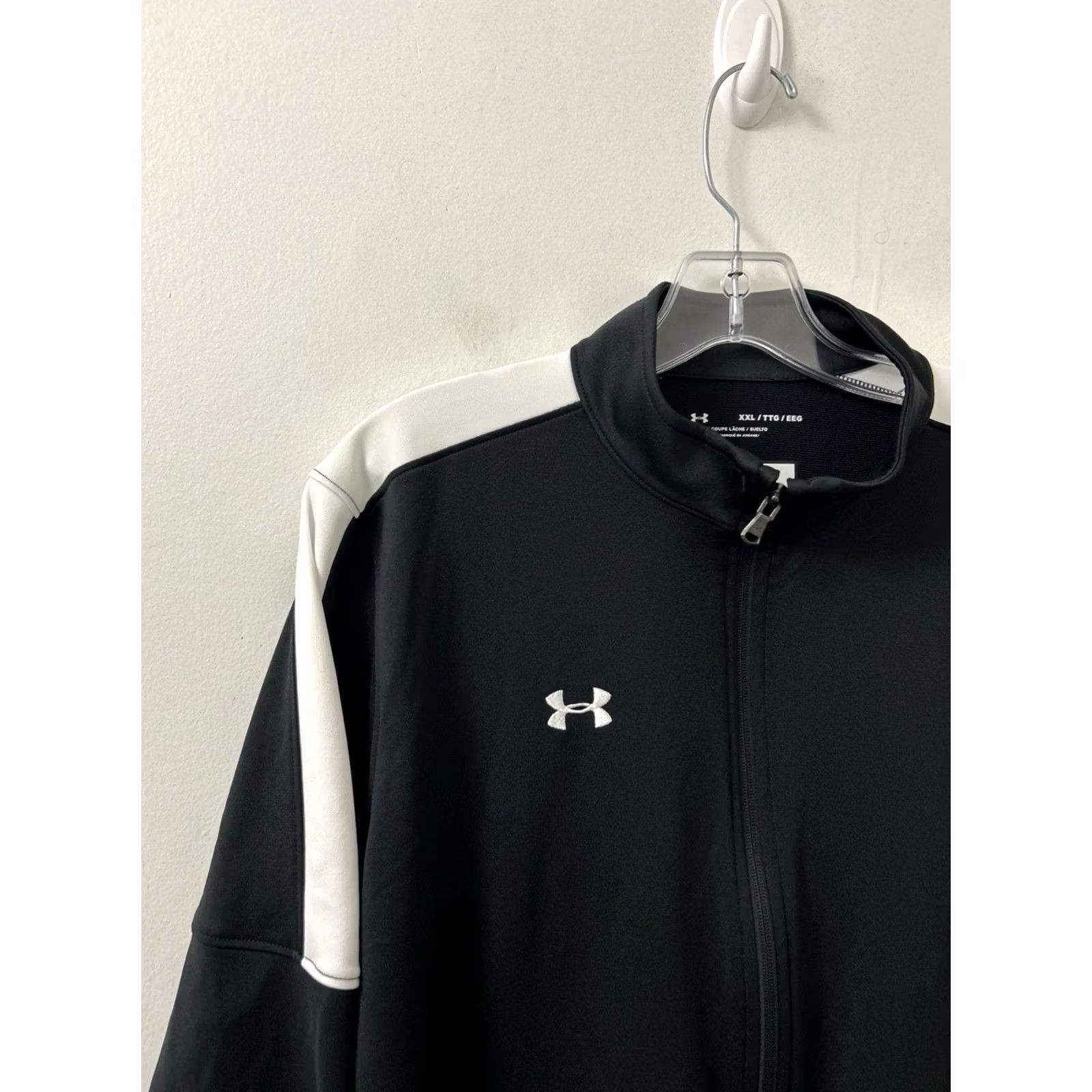 Under Armour Under Armour Track Jacket Mens 2XL Black White Full Zip Loose Fit Athletic L/S Size US XXL / EU 58 / 5 - 4 Thumbnail