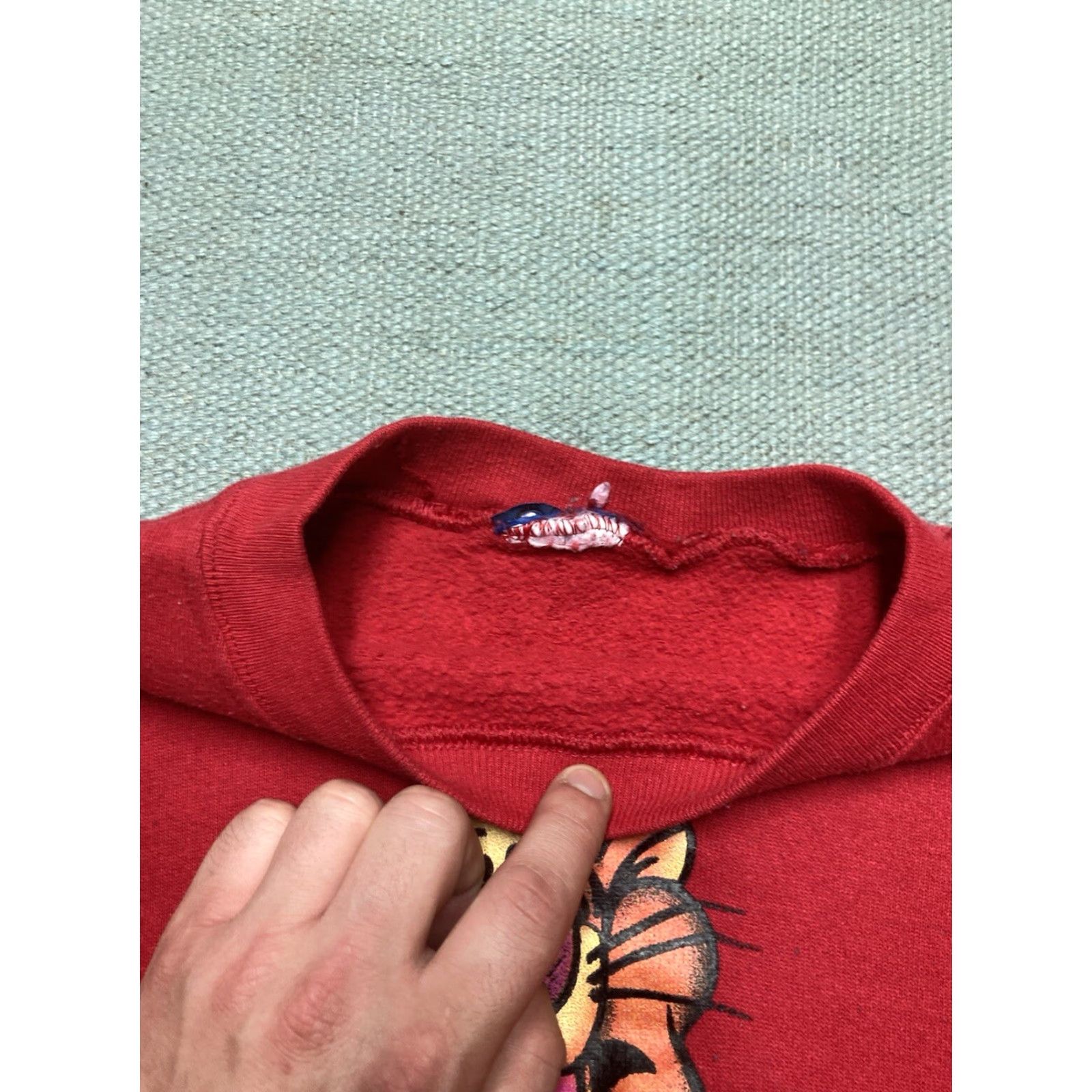 Disney VINTAGE Sweatshirt Tiger Disney Cartoon Tigger Red Pullover Adult XL Men Crewneck Size US XL / EU 56 / 4 - 3 Thumbnail
