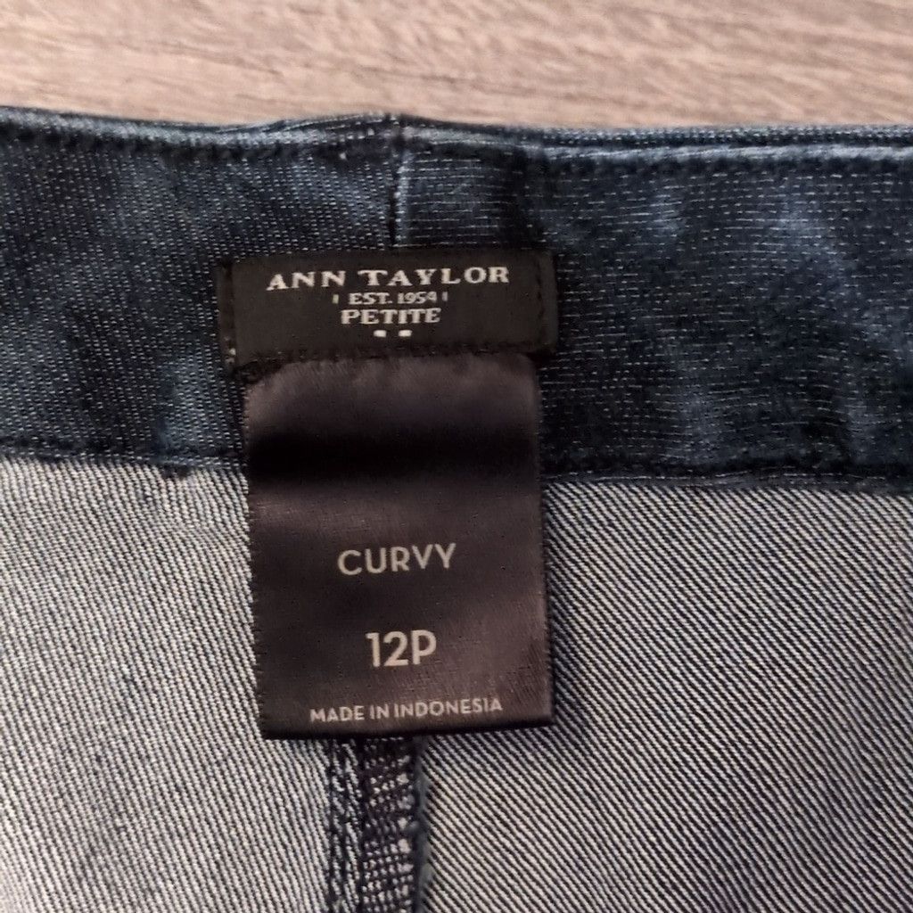 Ann Taylor Ann Taylor Curvy Petite Jeans Size 12P Size 34" / US 12 / IT 48 - 4 Thumbnail