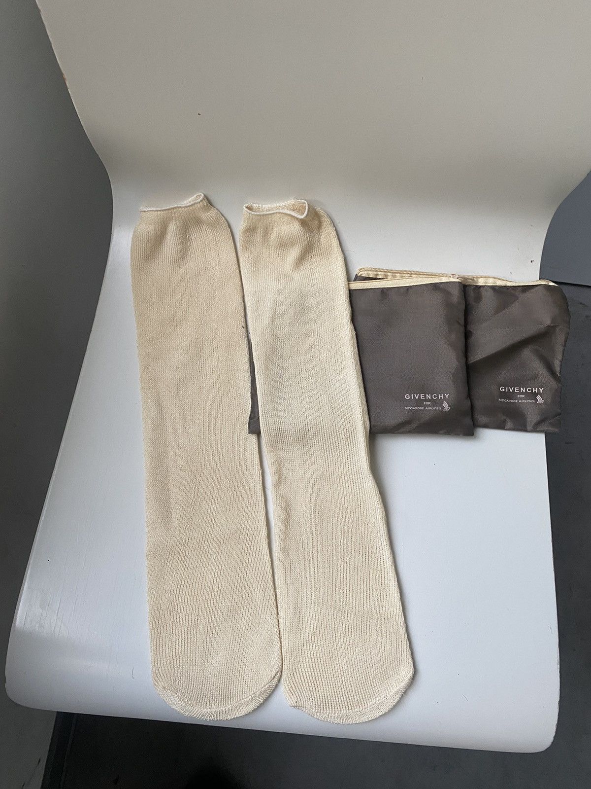 Givenchy Givenchy Linen Socks Veryrare , Streetwear style Gucci,Prada Size ONE SIZE - 4 Thumbnail